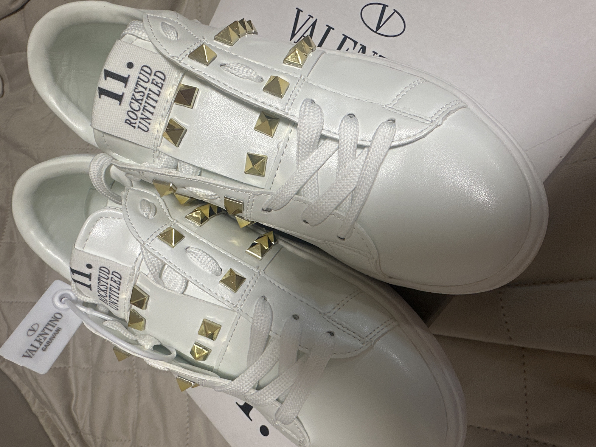 Designer sneakers displayed in Votkinsk homes