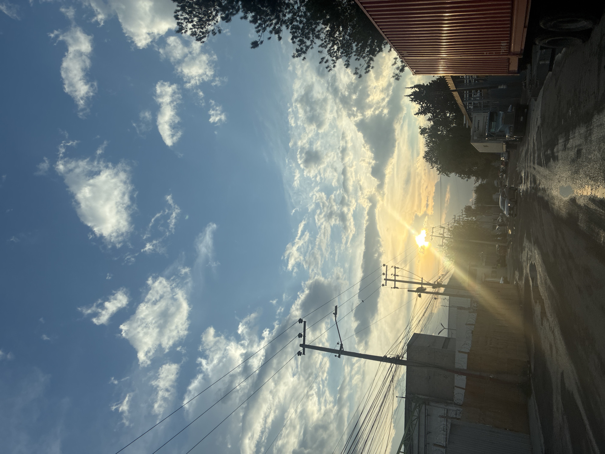 Sunset street scene documented in Cuautitlán Izcalli, Mexico