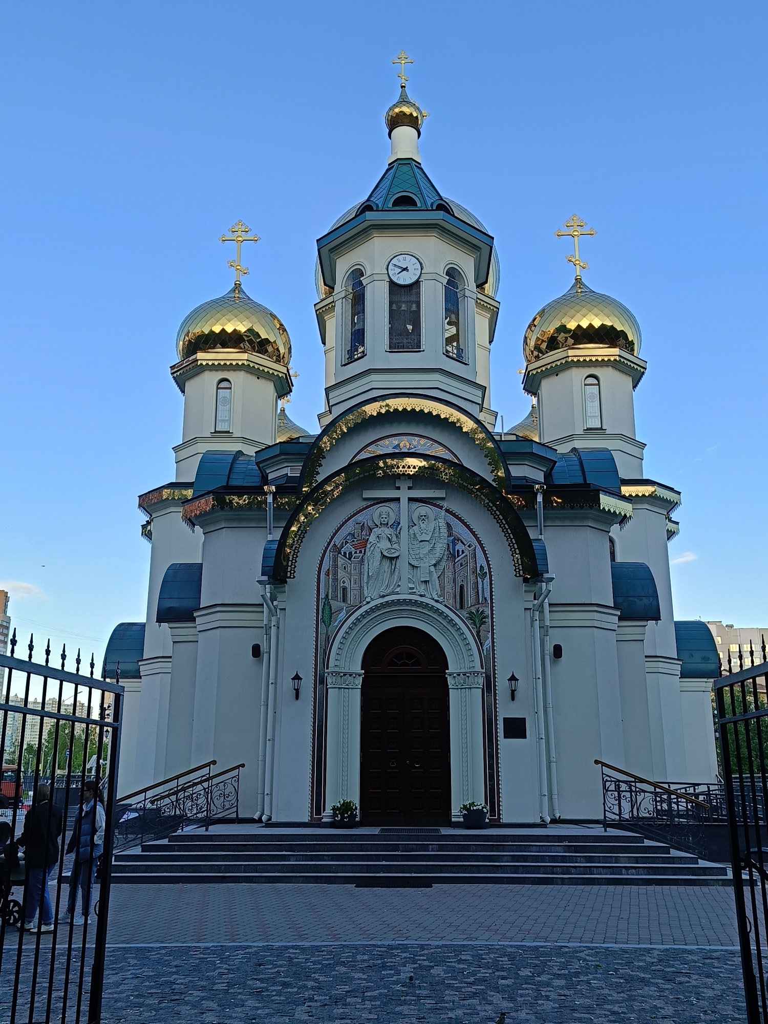 Road construction near Orthodox church draws pedestrian activity