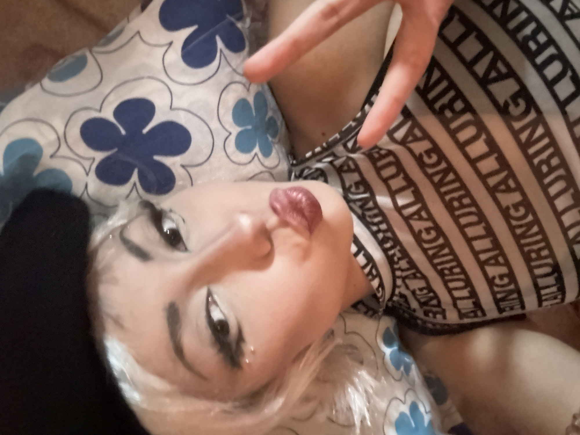 Bold styled selfies from a Milan indoor shoot