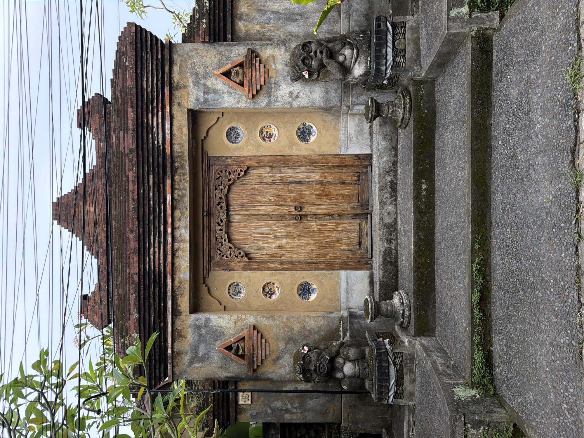 Morning documentation of traditional architecture and restaurants in Ubud