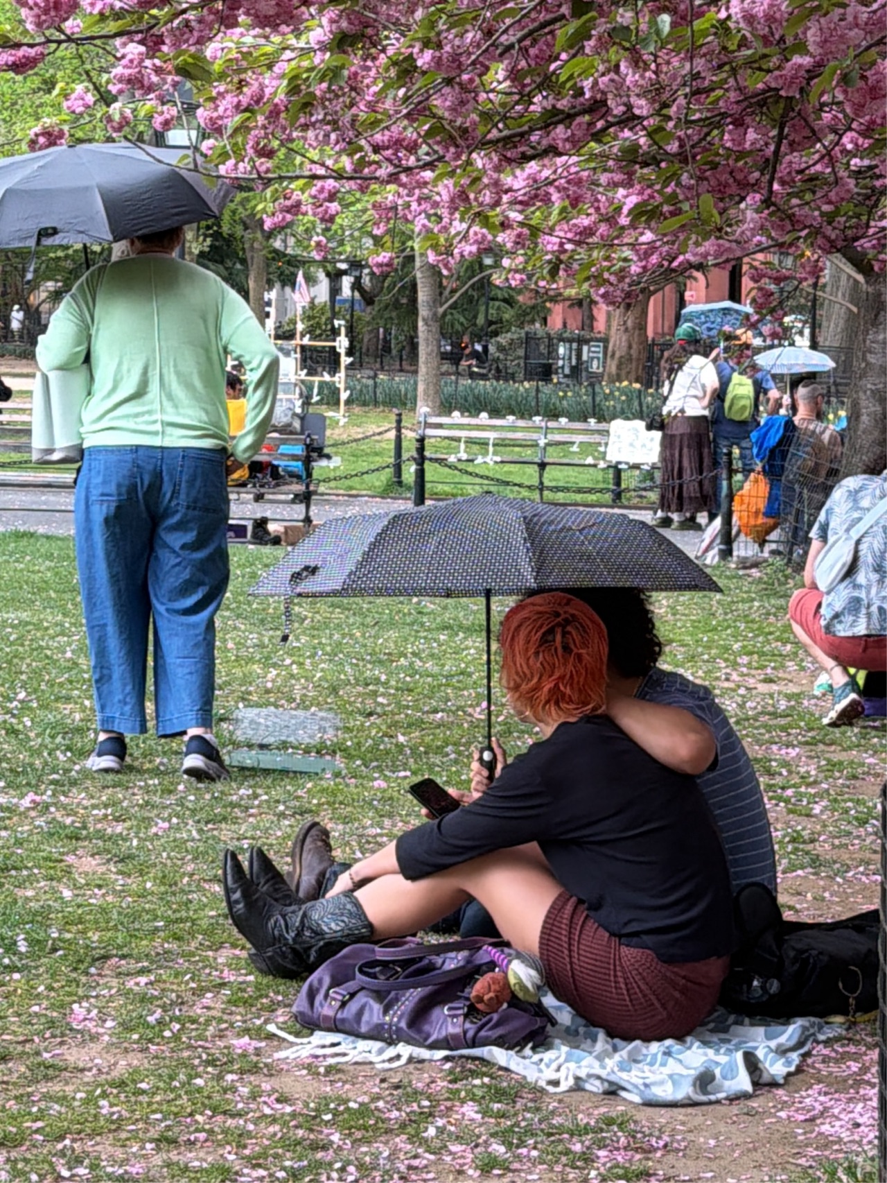 Spring afternoon activity observed in Washington Square Park