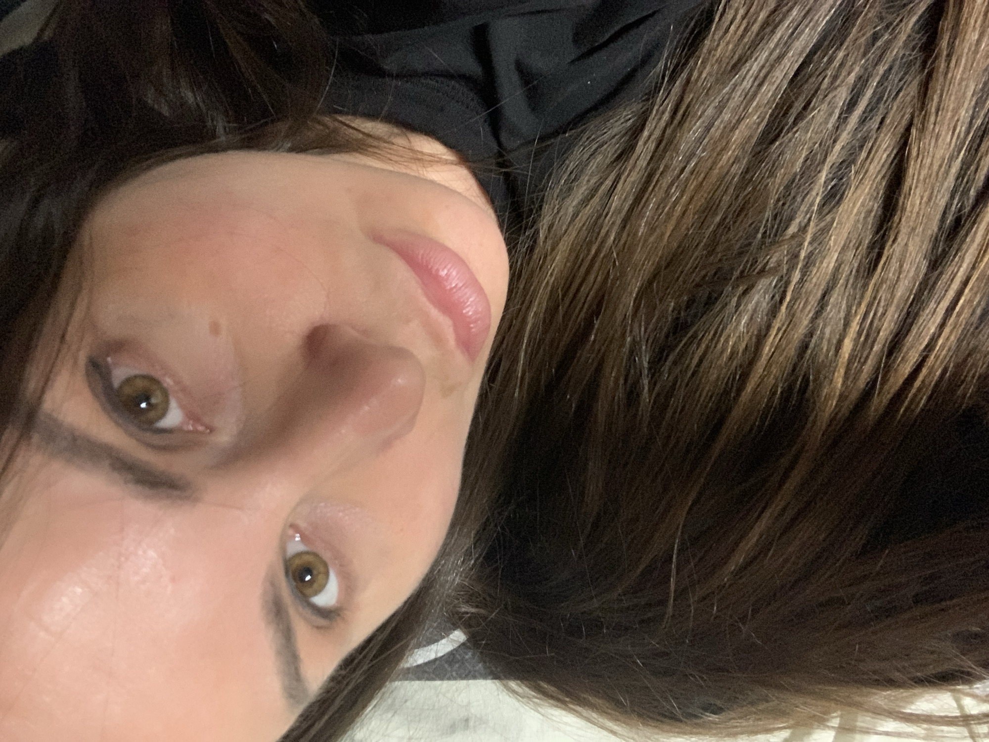 Reading session with McWilliams' Psychodiagnostics, selfies in between