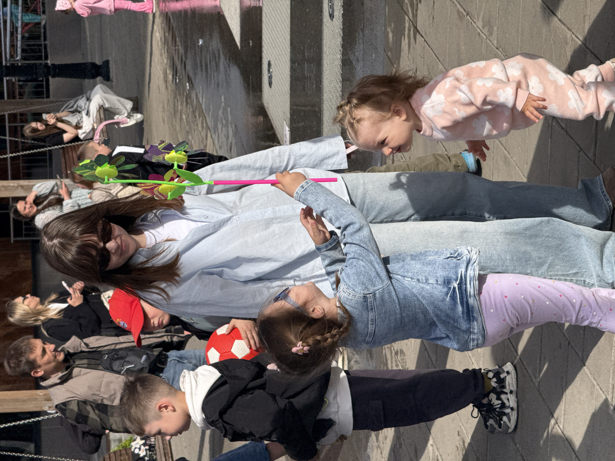 Community gathering draws families to Yekaterinburg streets