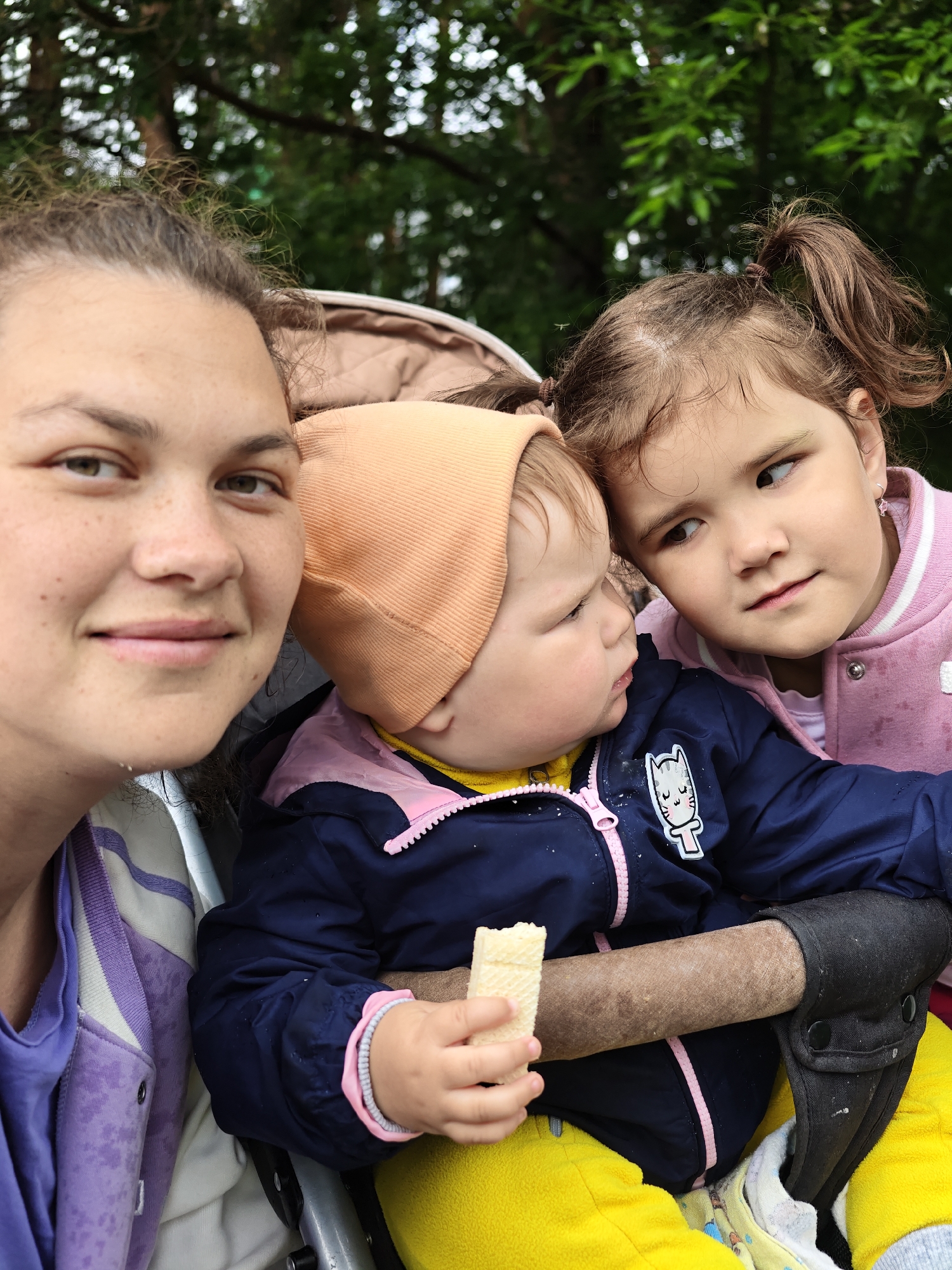 Family enjoys morning outing in Chaikovsky park
