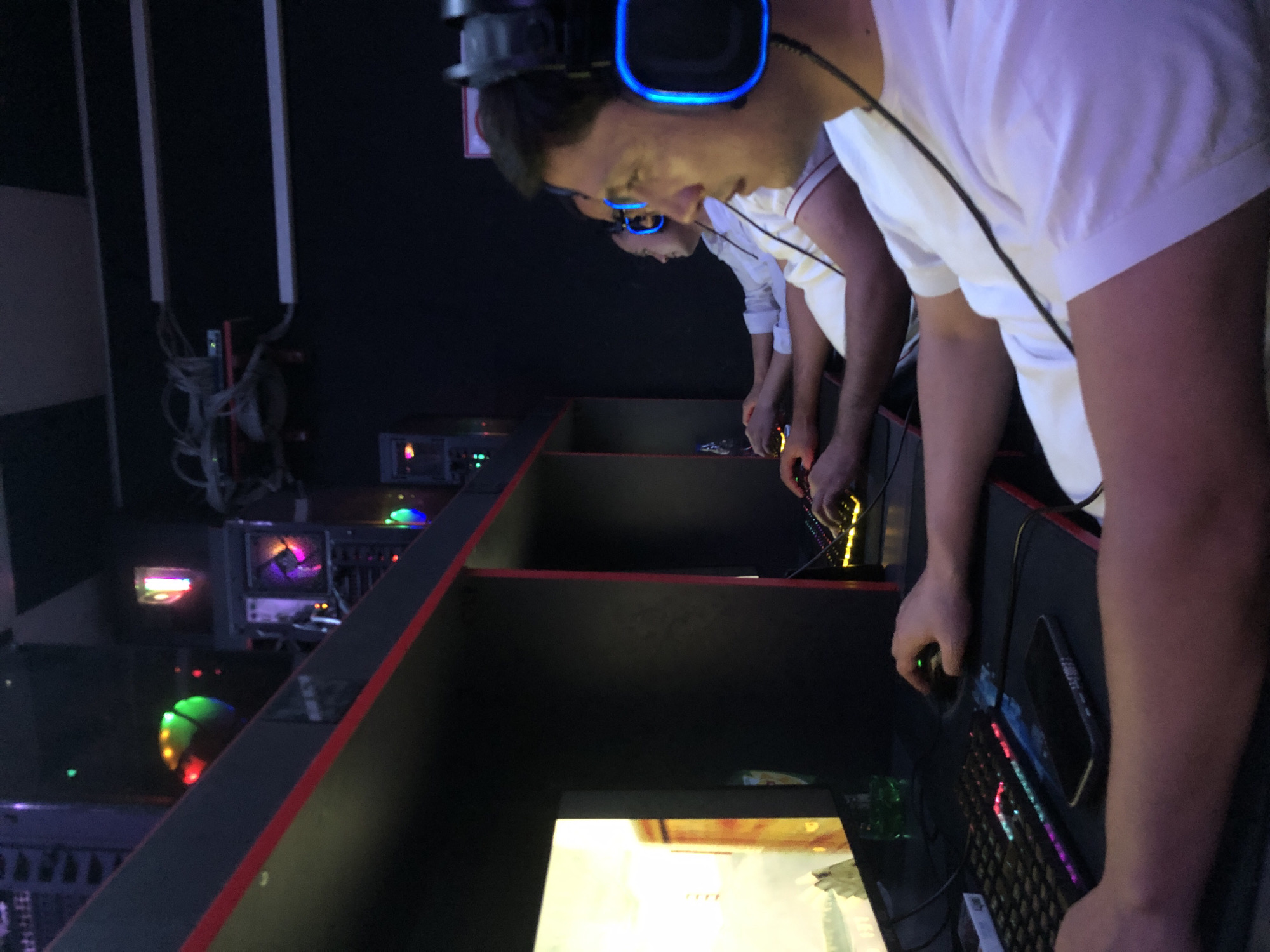Gaming cafe in Tashkent, stations in use