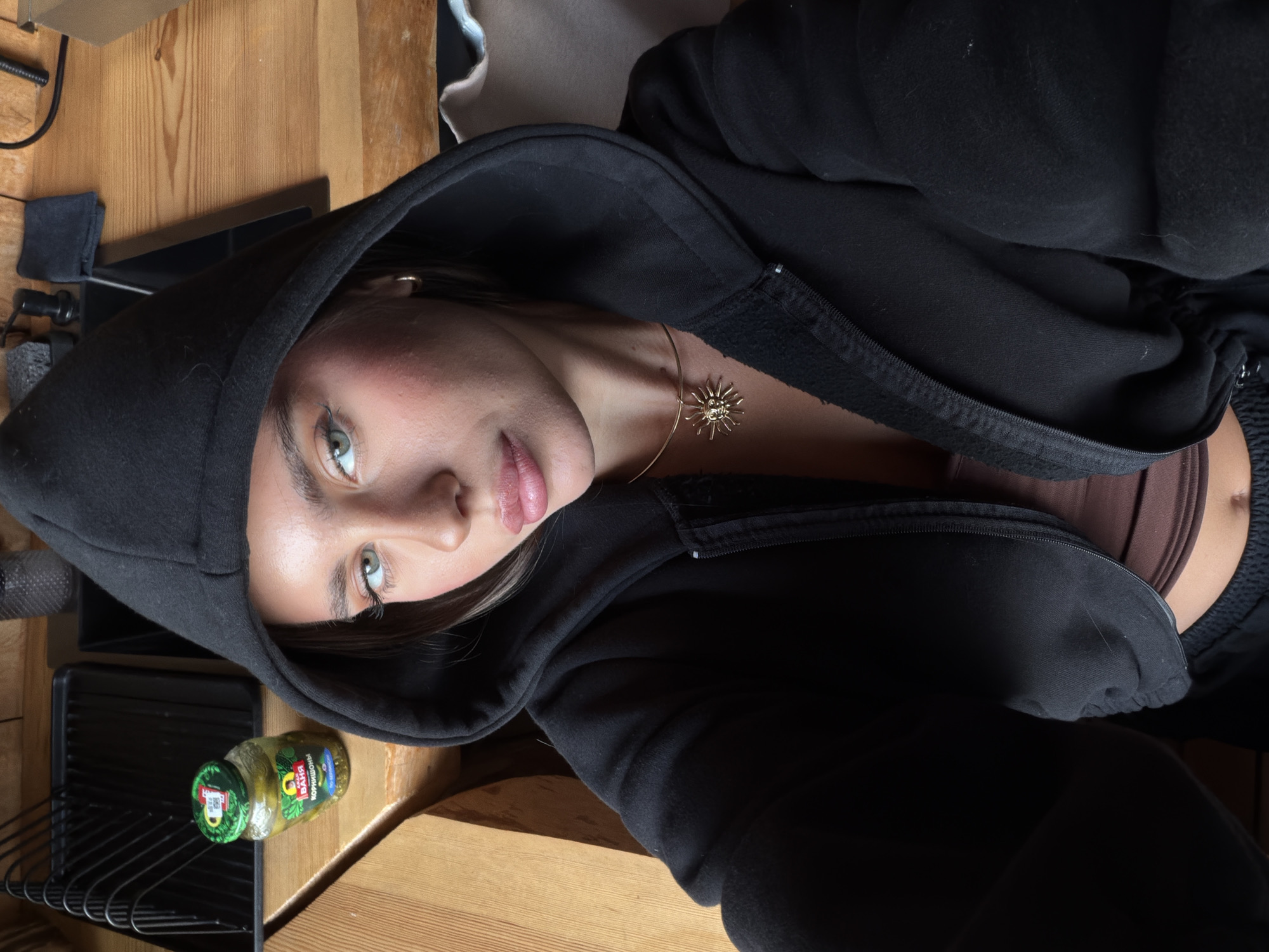 Laid-back afternoon in Manskiy with snacks, a dog, and selfies