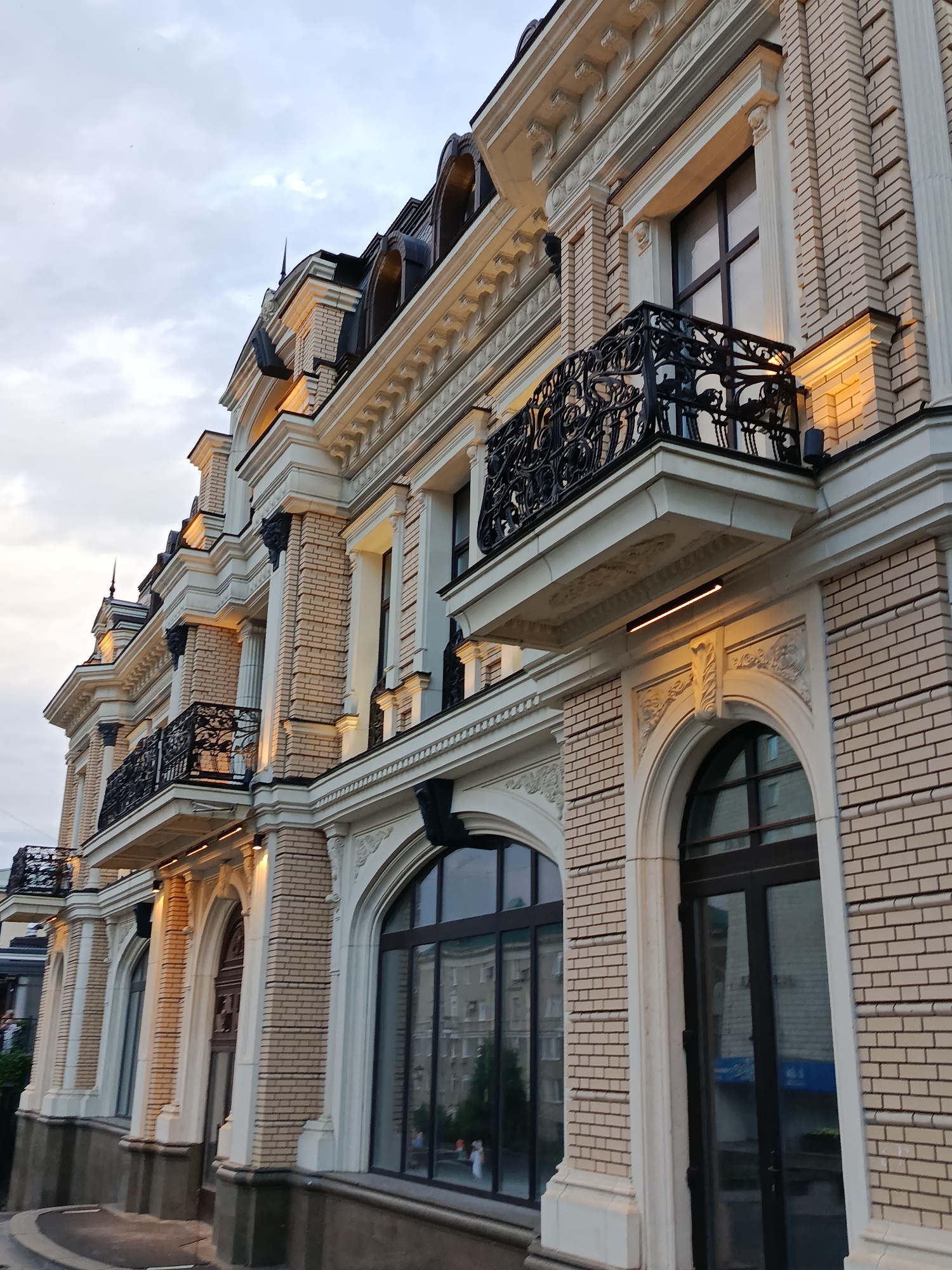 Saratov's Volga embankment on a quiet summer afternoon