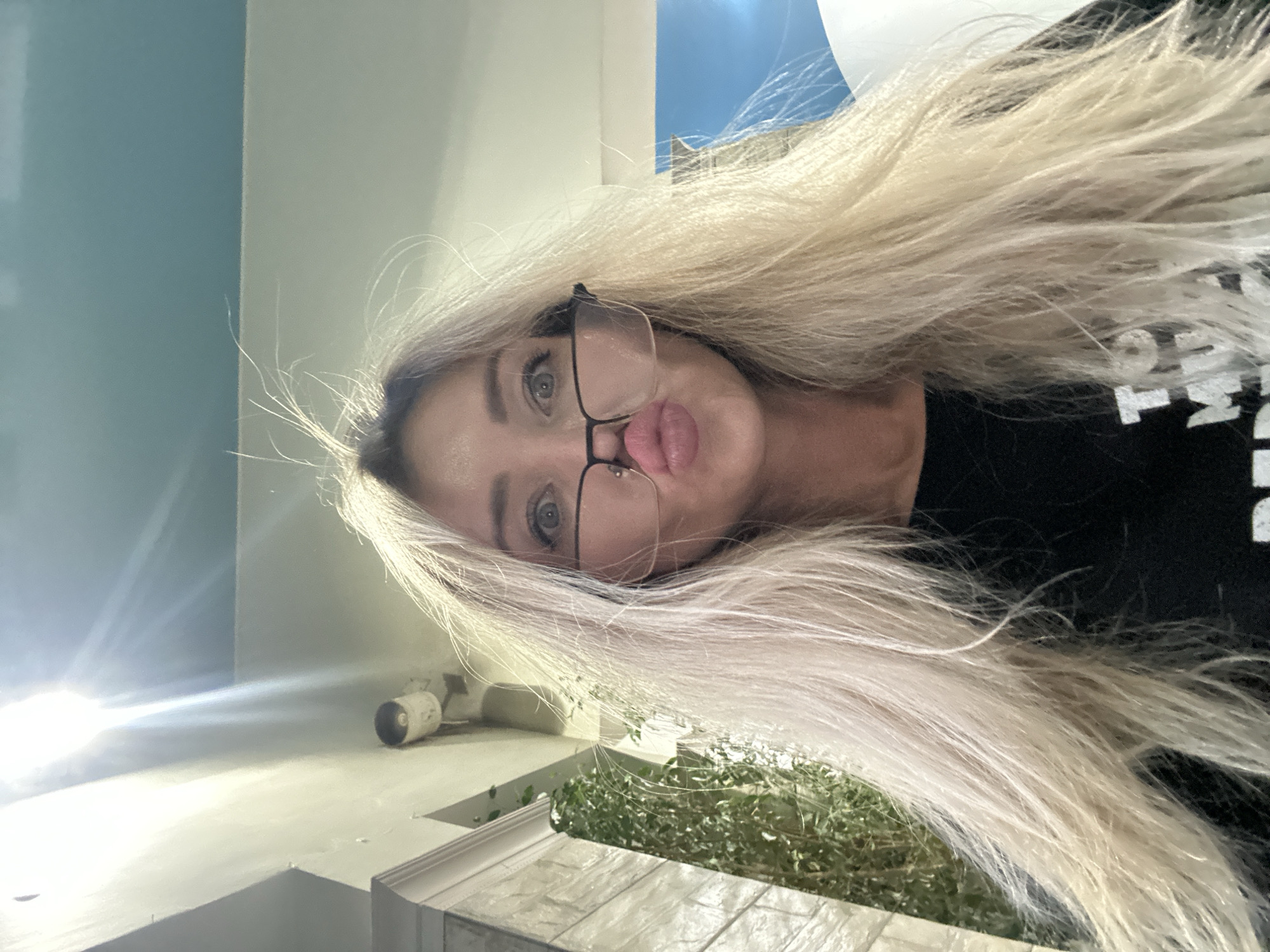 Woman Takes 30 Selfies in 40 Minutes in Armavir
