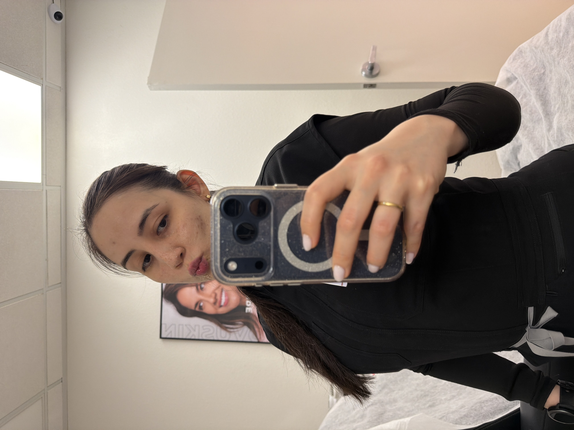 Woman takes selfie in Las Vegas medical treatment room