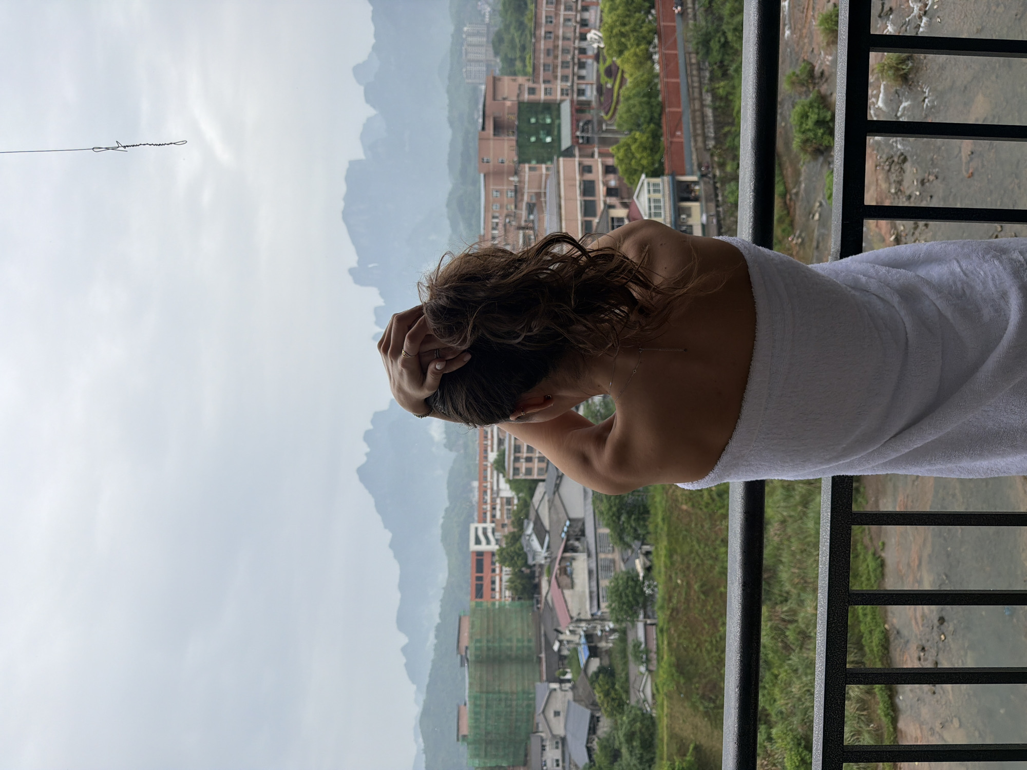 Morning observations capture daily life in Zhangjiajie cityscape