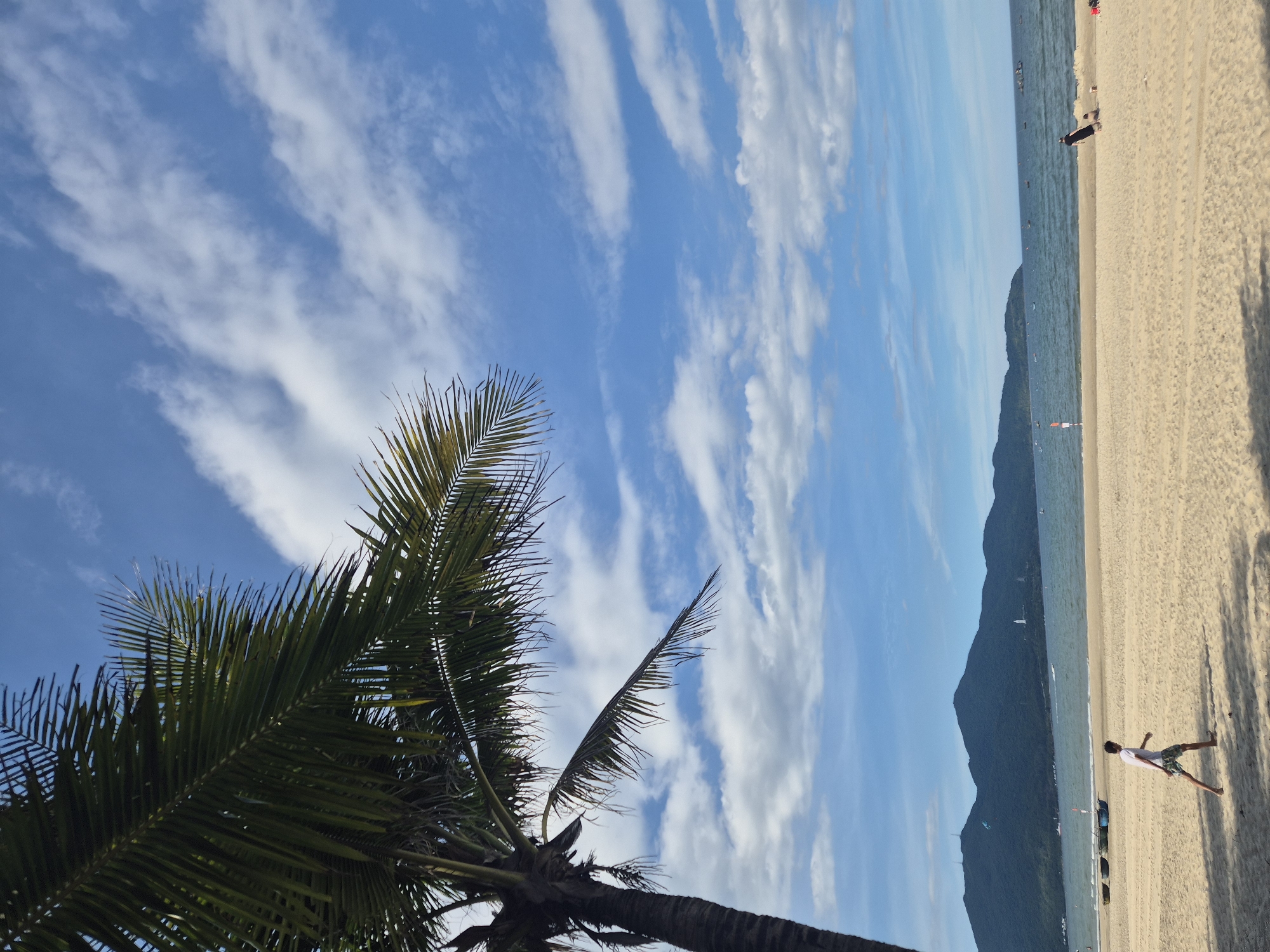 Morning beach scene at My Khe, Đà Nẵng