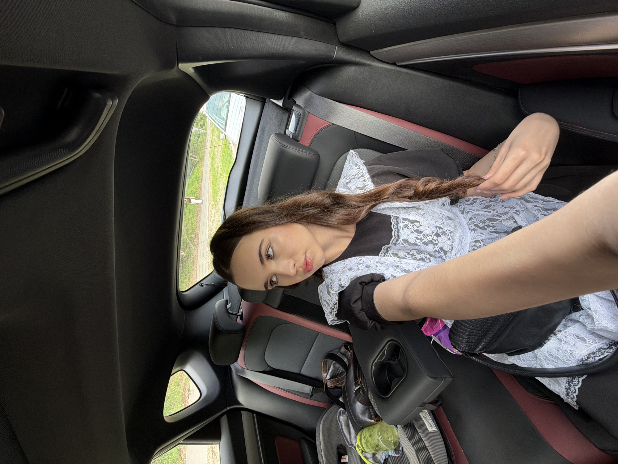 Woman in lace dress spotted in car backseat, Izhevsk