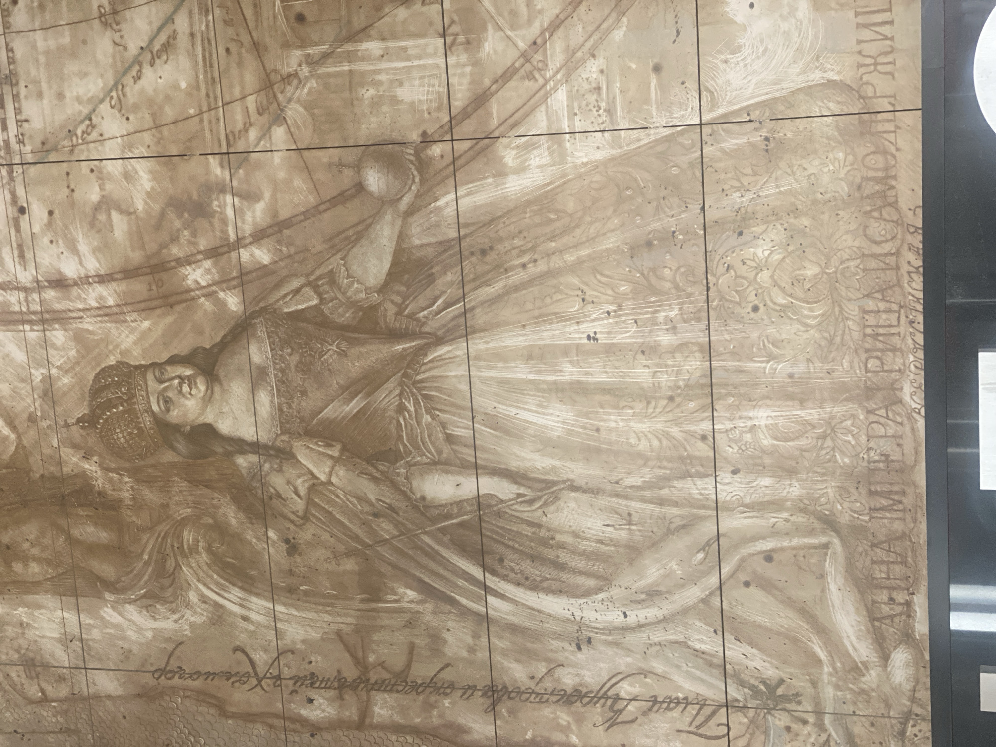 Moscow wall mural shows crowned woman with globe
