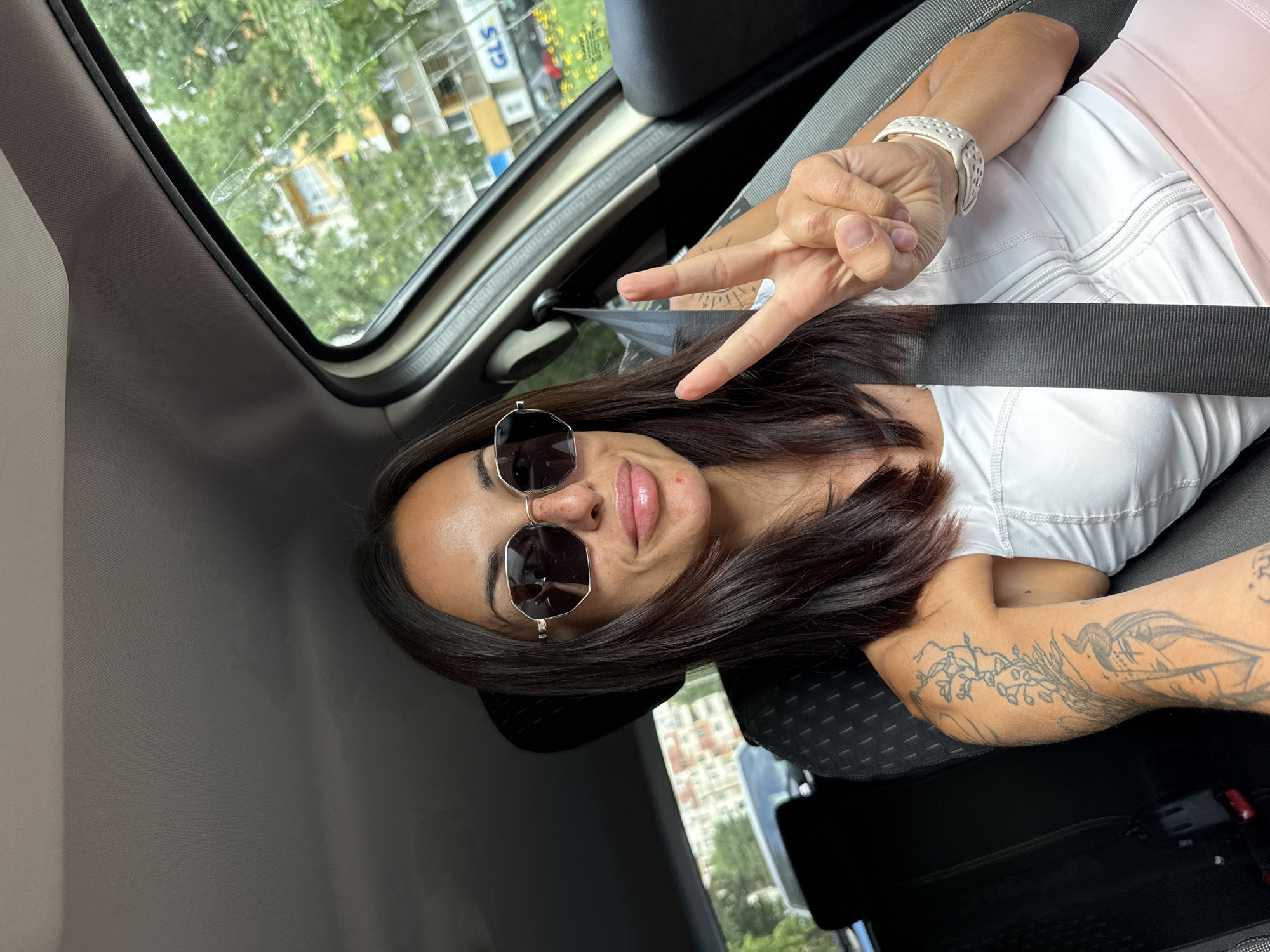Two-finger pose from the driver's seat in Pleven