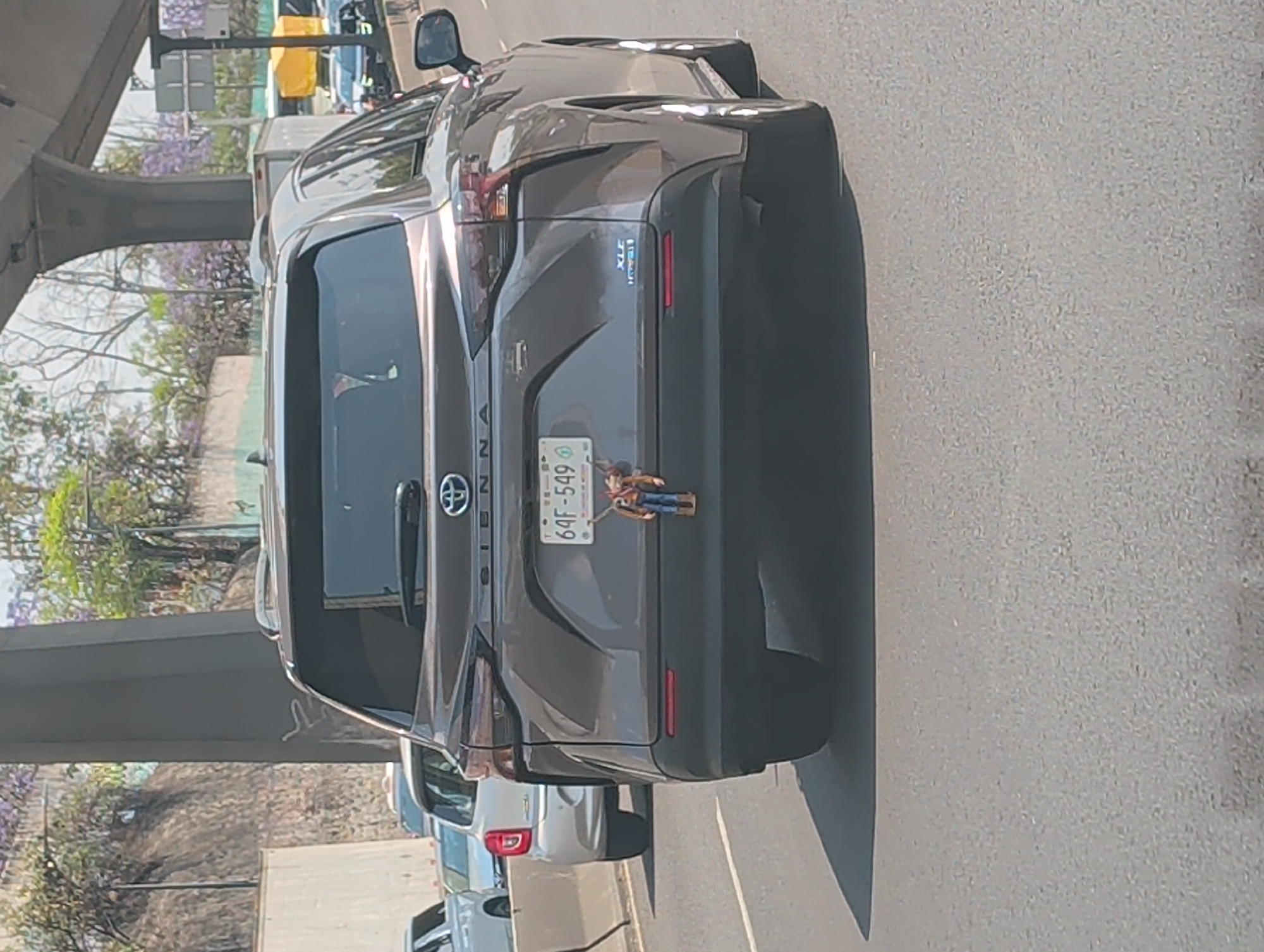 Toyota minivan spotted in Mexico City traffic