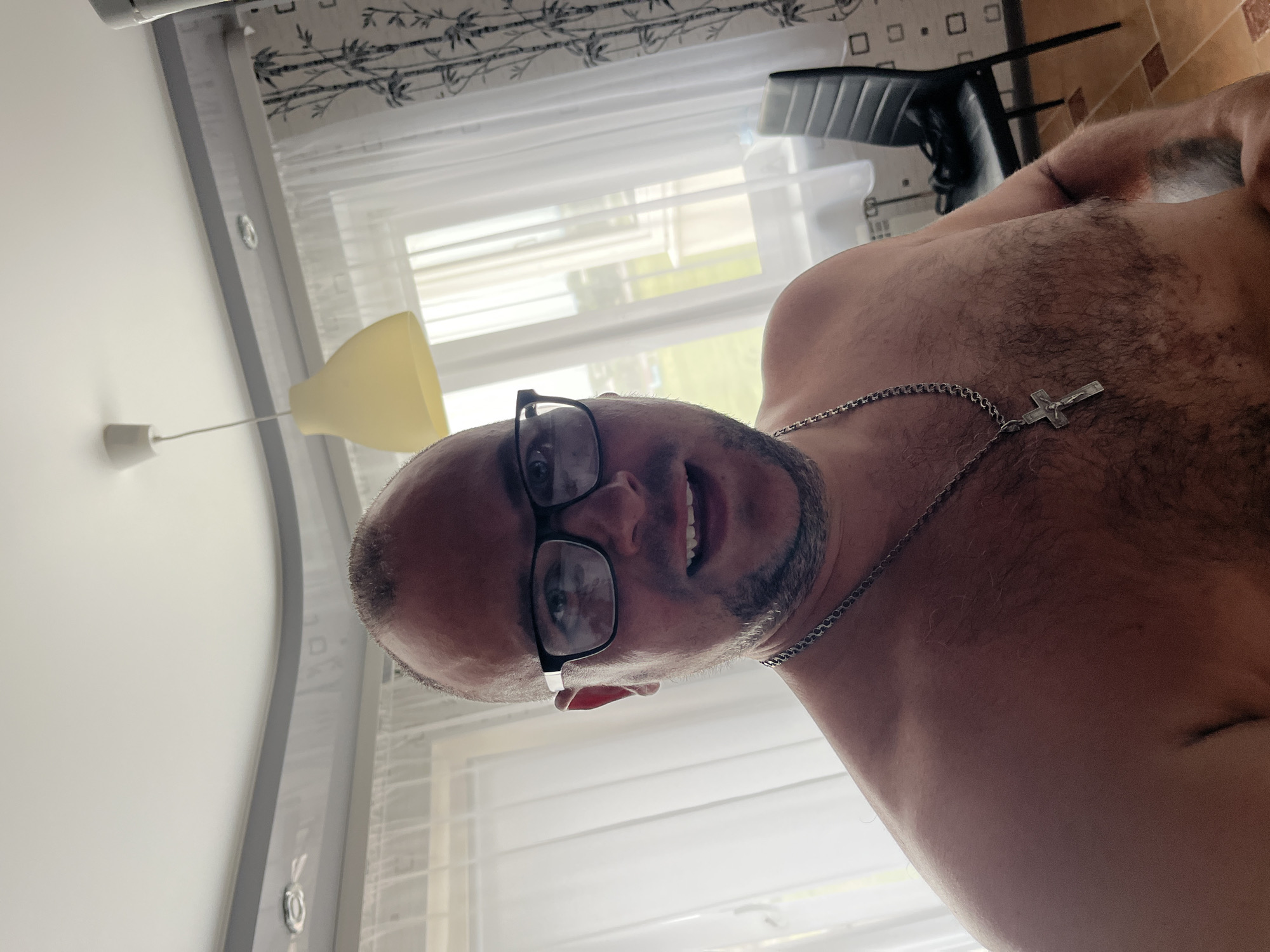 Man documents afternoon with selfies, snacks in Minsk apartment