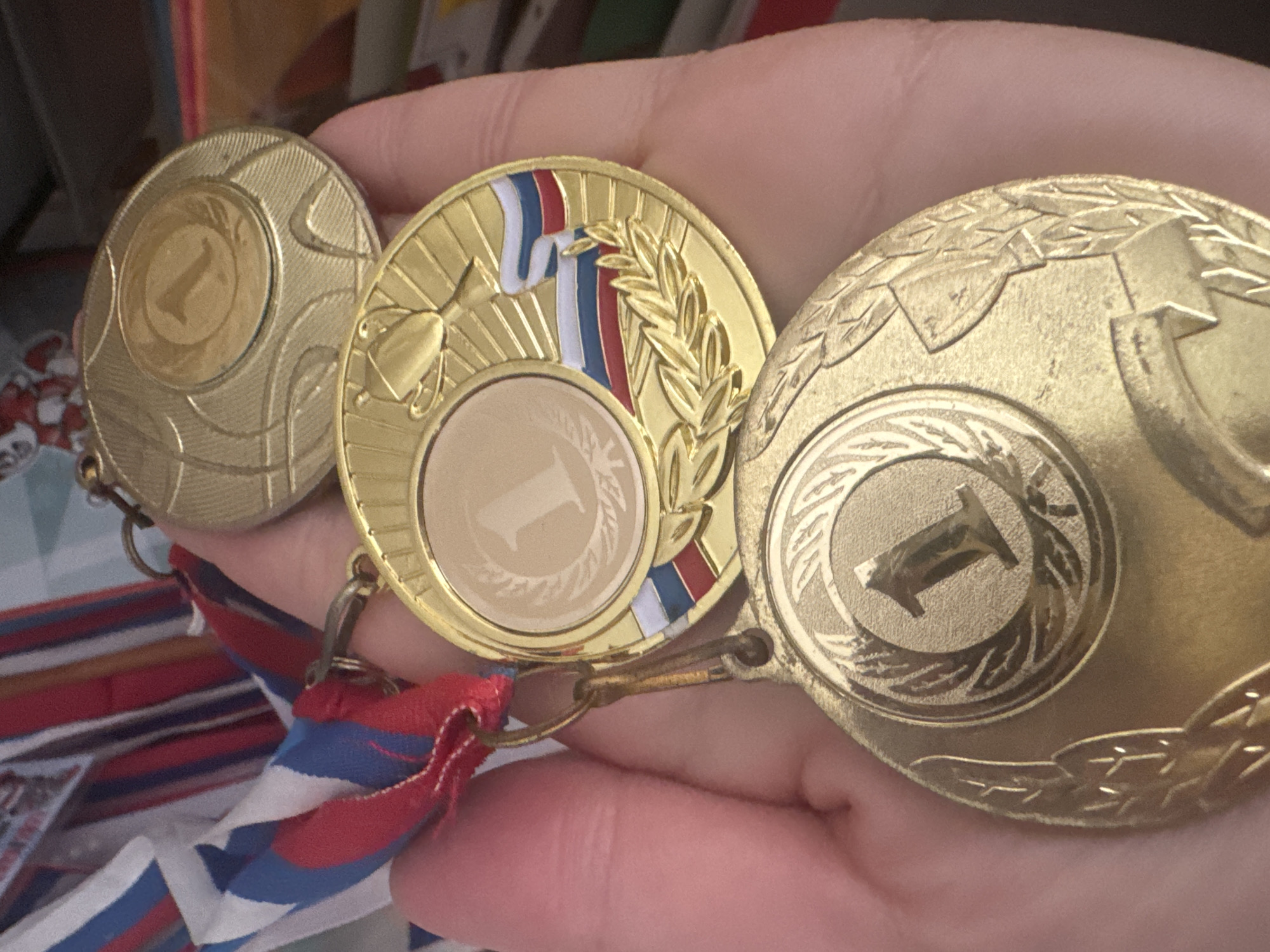 Votkinsk resident captures medals, woman in pink jacket, feeding pigeons