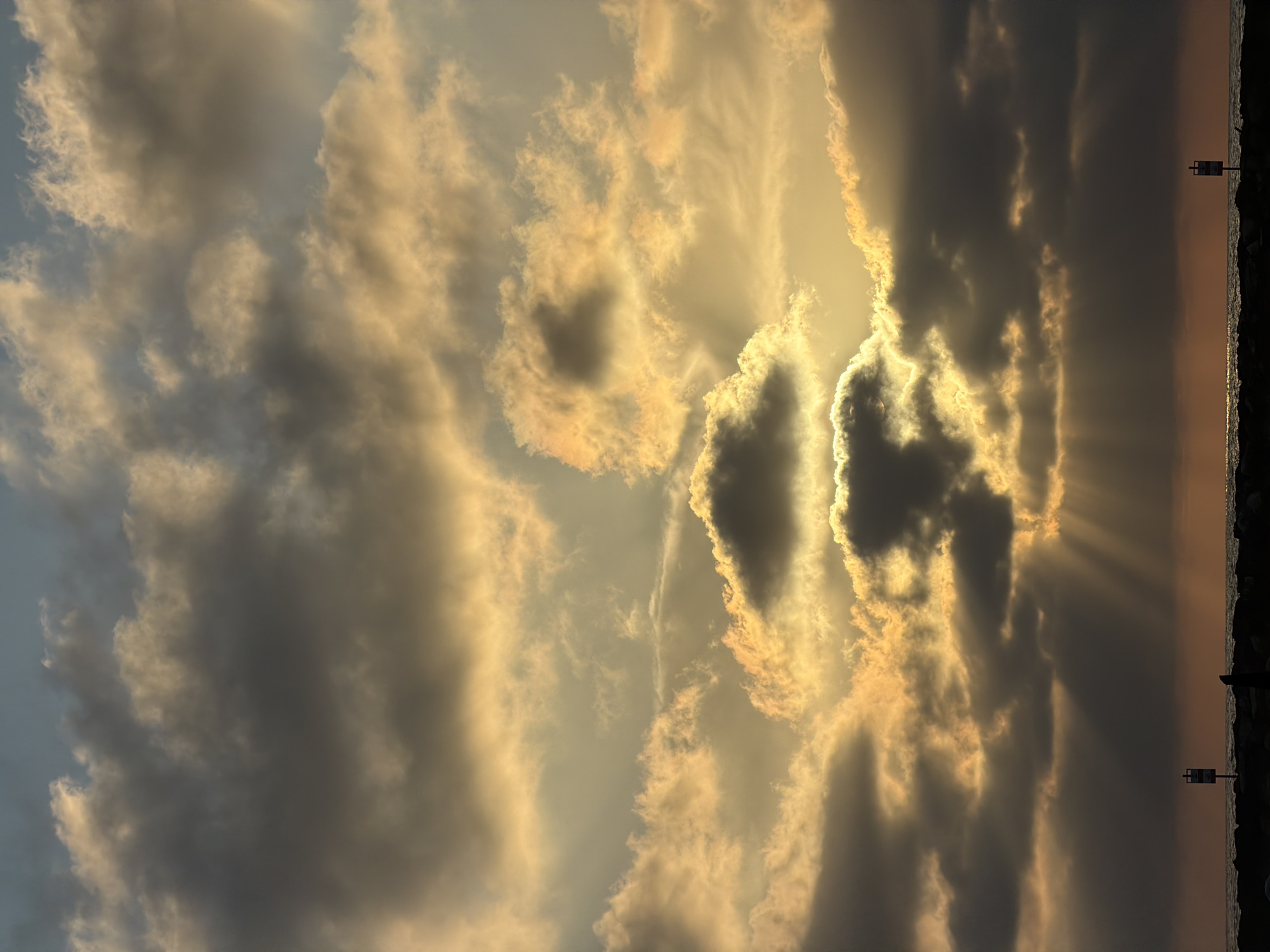 Unidentified object spotted in Tel Aviv sky during sunset