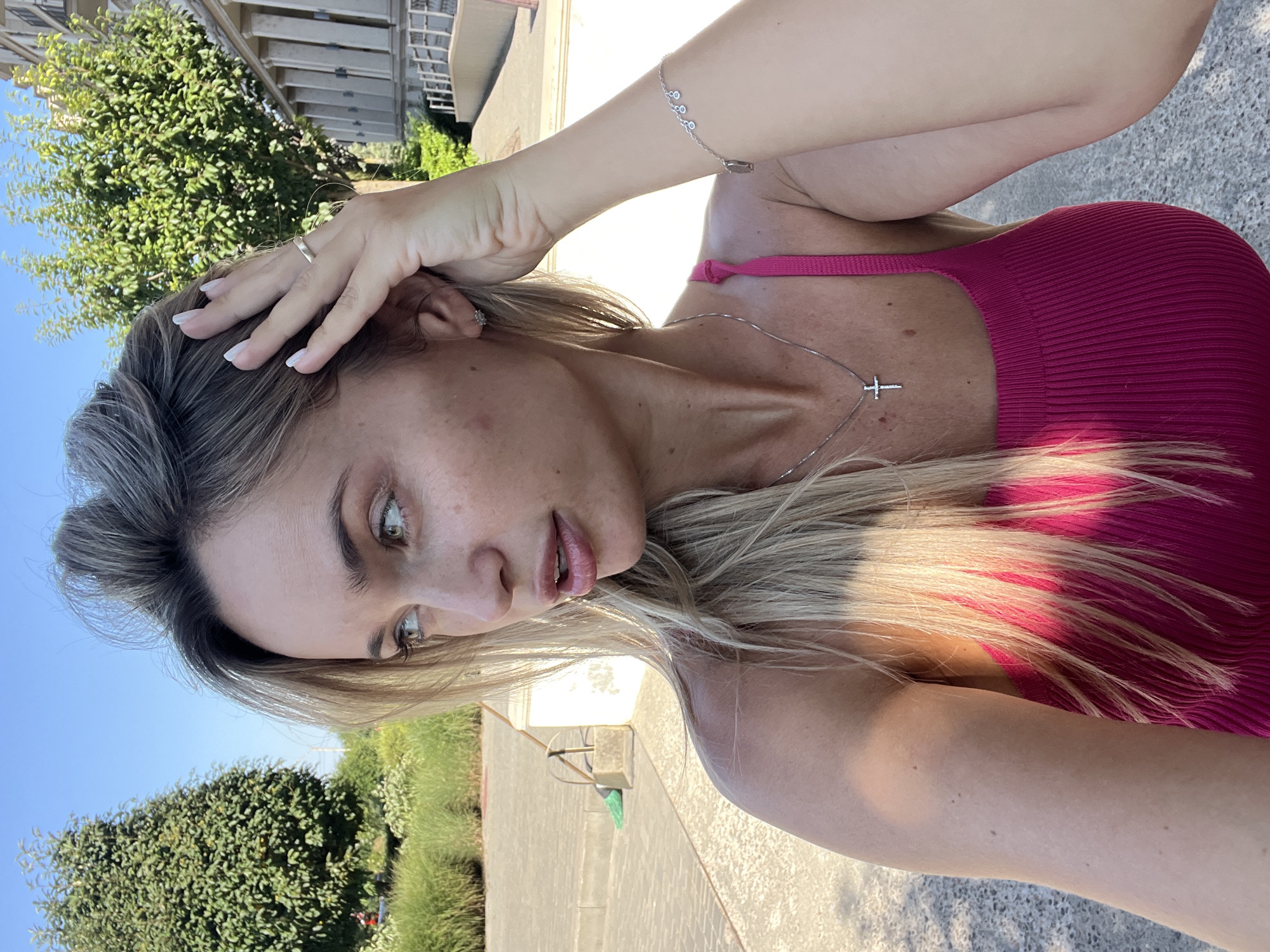 Sunny afternoon in Fontanka: selfies, a Chihuahua, and summer blooms