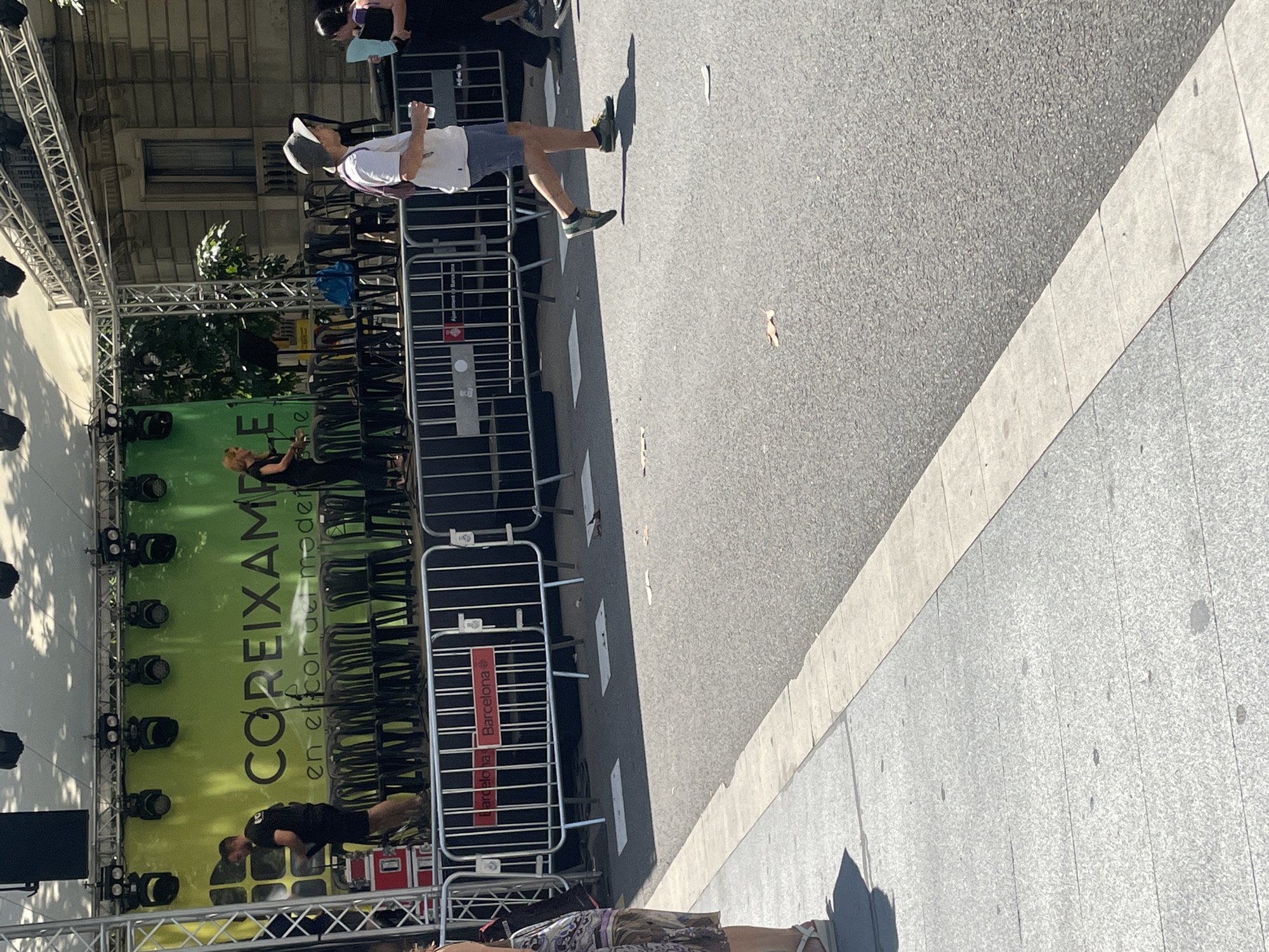 Barcelona hosts simultaneous street fair and bachelorette celebrations Friday morning