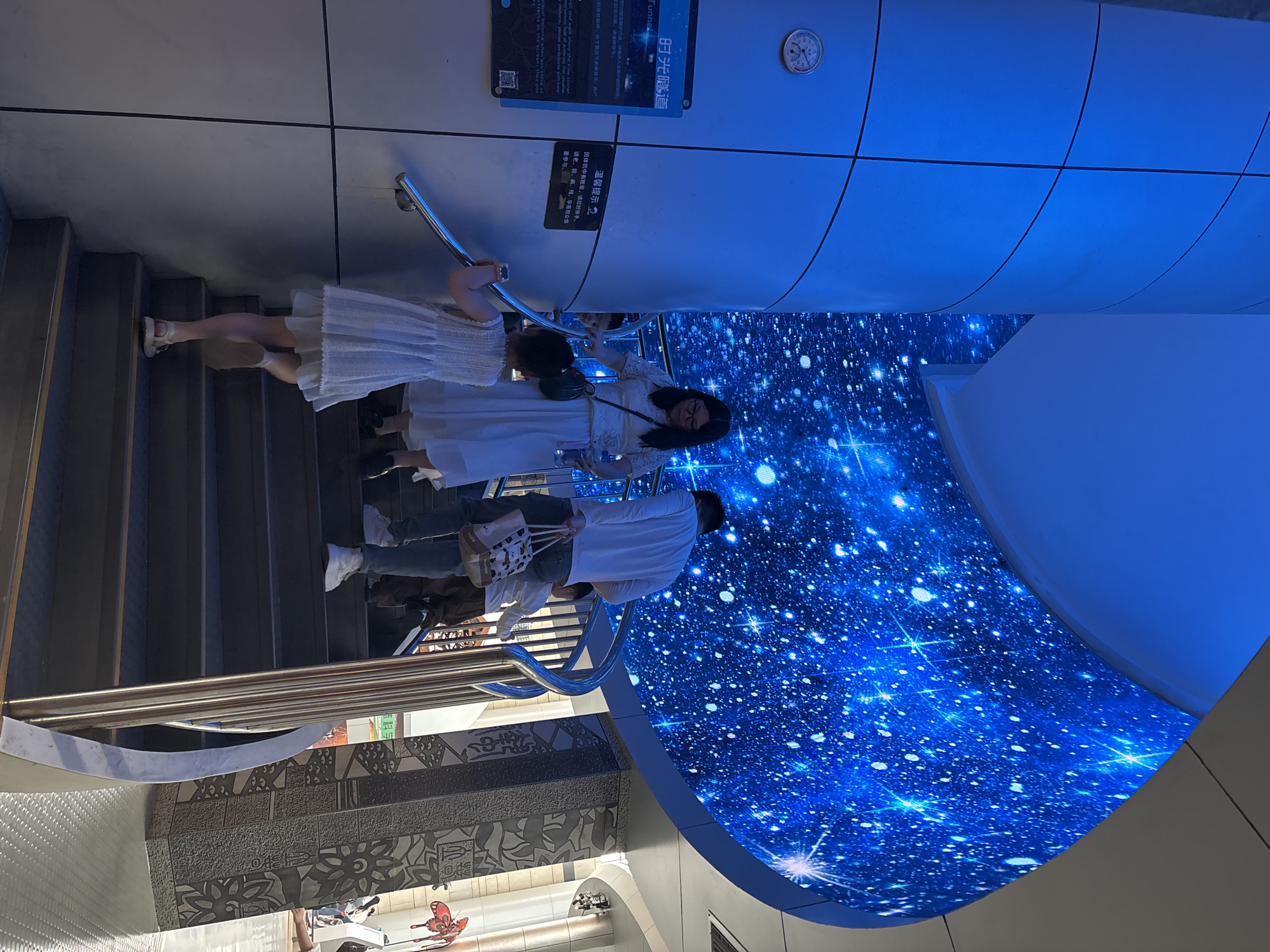 Robot exhibition draws visitors in Jiangbei, China