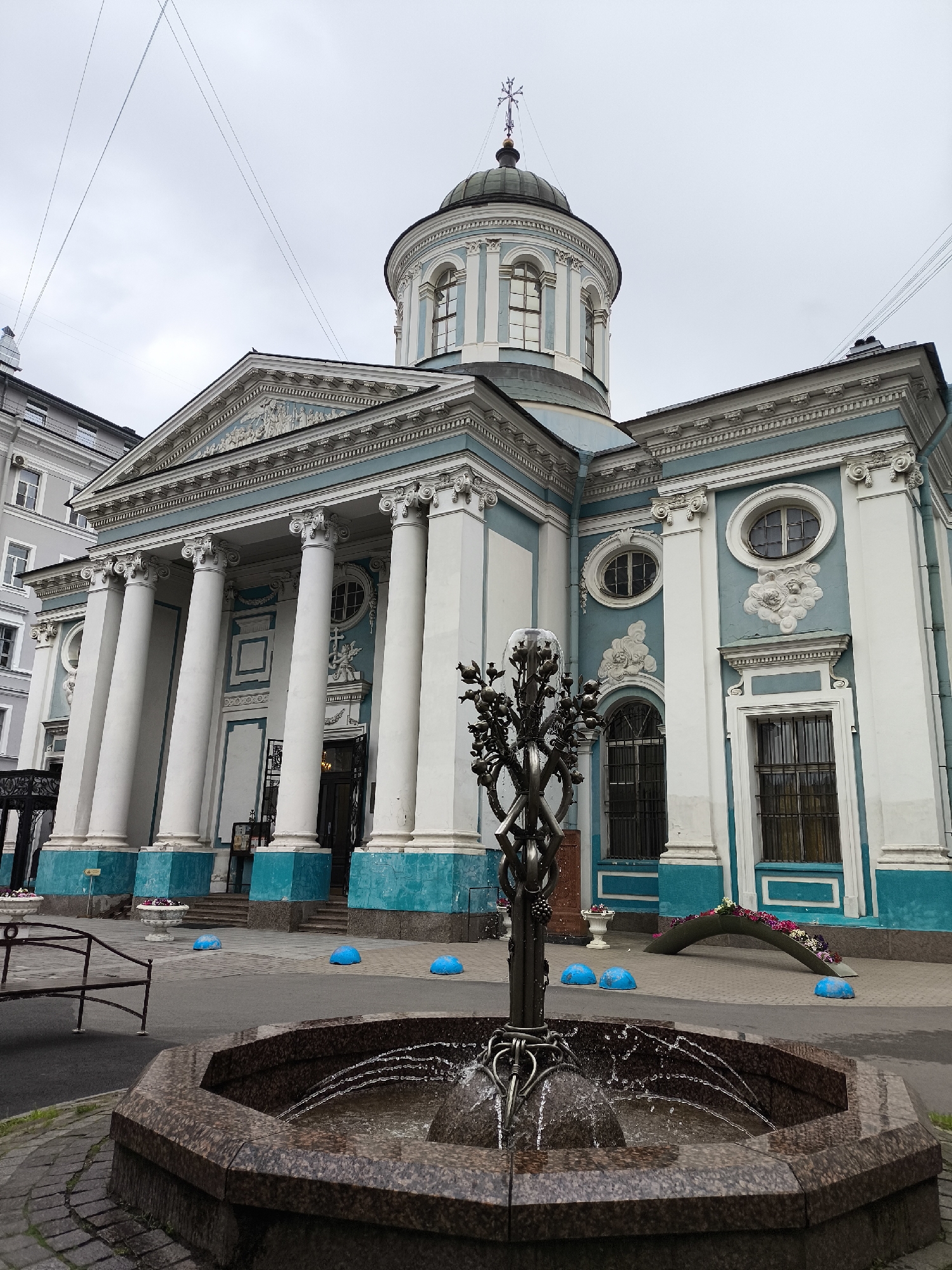 Afternoon tour of Saint Petersburg landmarks, street scenes, and statues