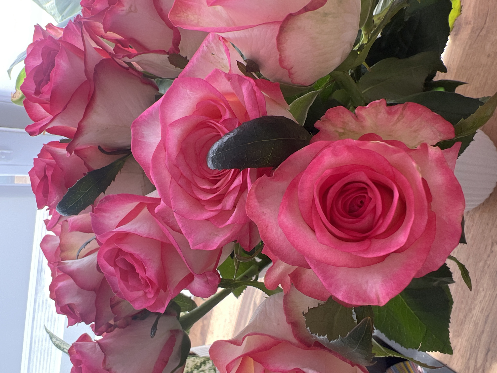 Rose bouquets and street scenes from a morning in Votkinsk