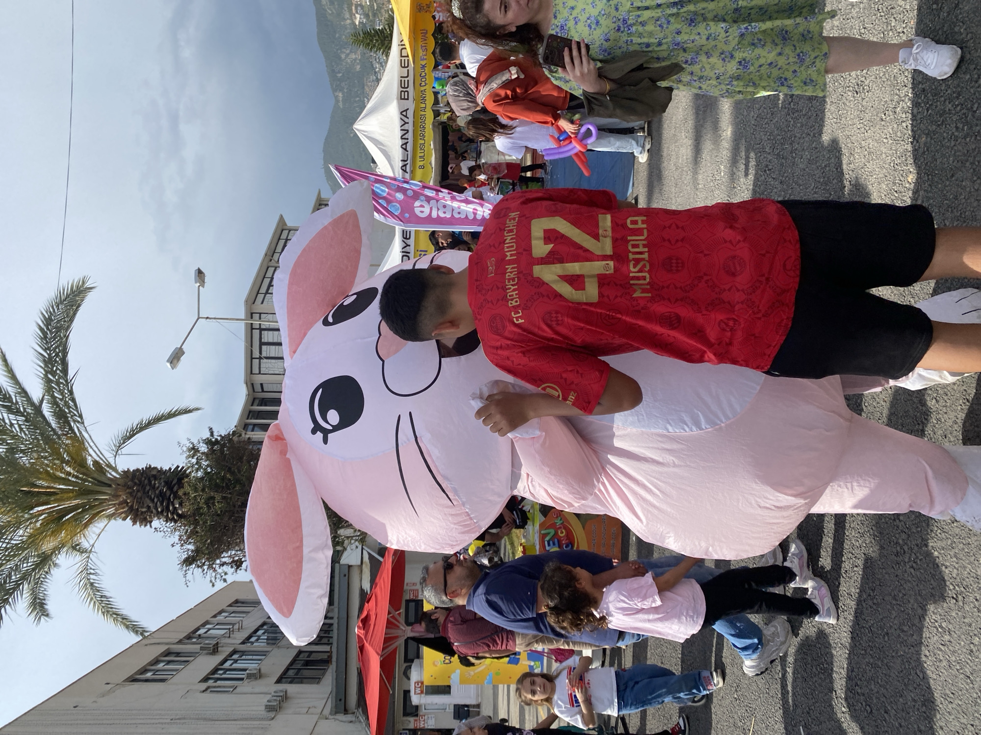 Children's festival features bubbles, inflatables in Alanya, Turkey