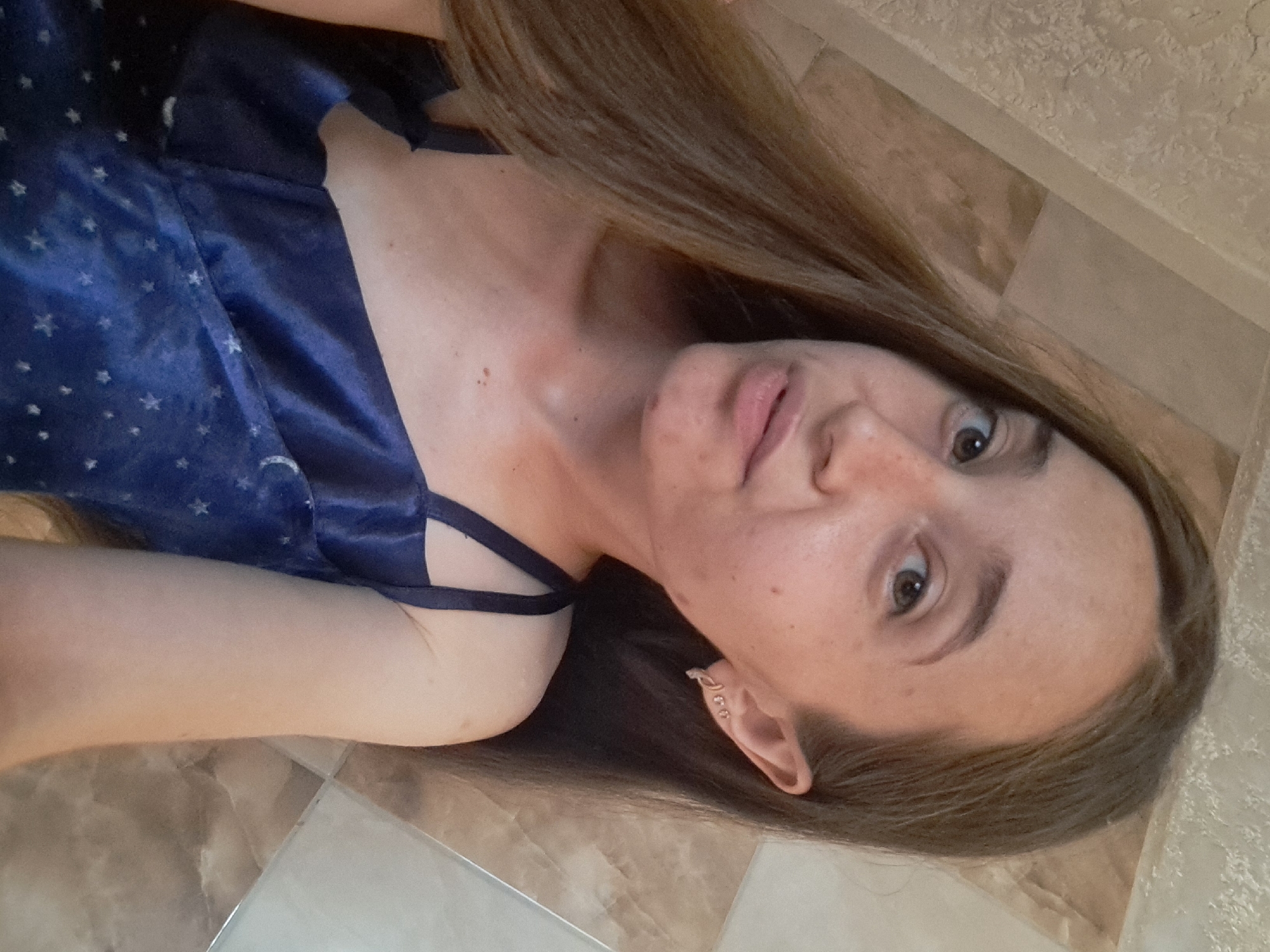 Afternoon selfie session at home in Vypasne, Ukraine