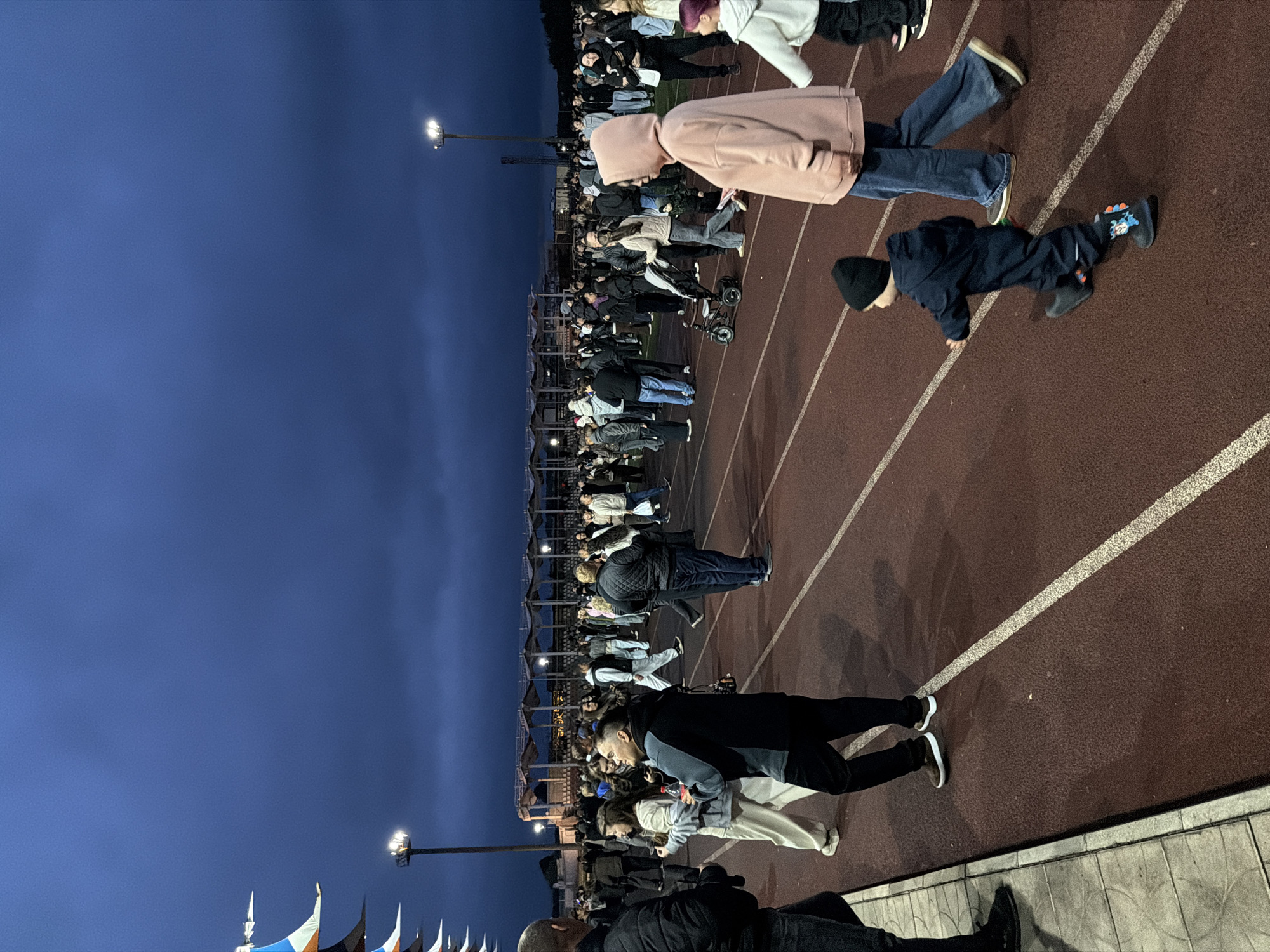 Evening concert draws big crowd to Aznakayevo stadium