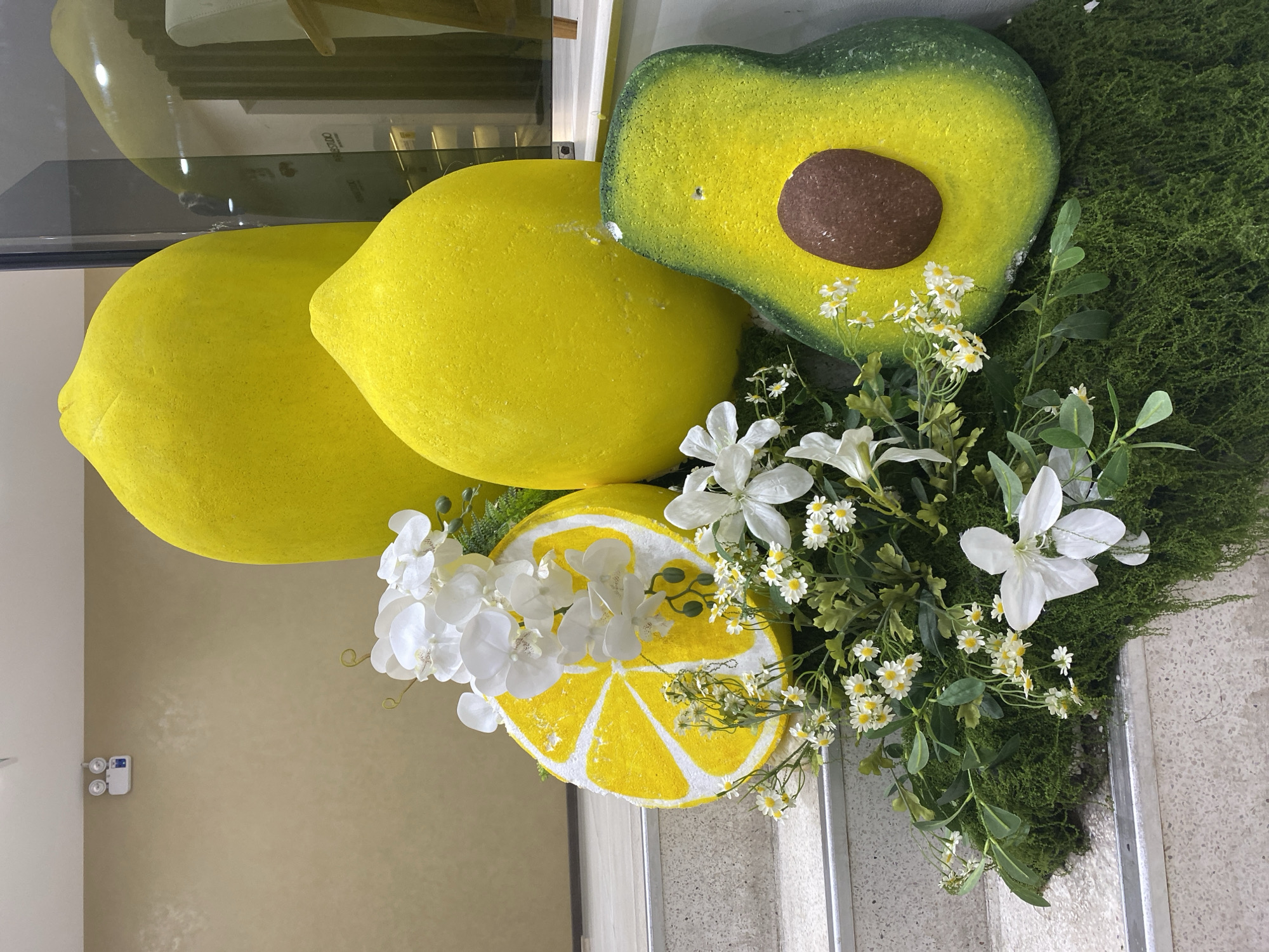 Đà Nẵng café's lemon and rabbit theme décor, explored in detail