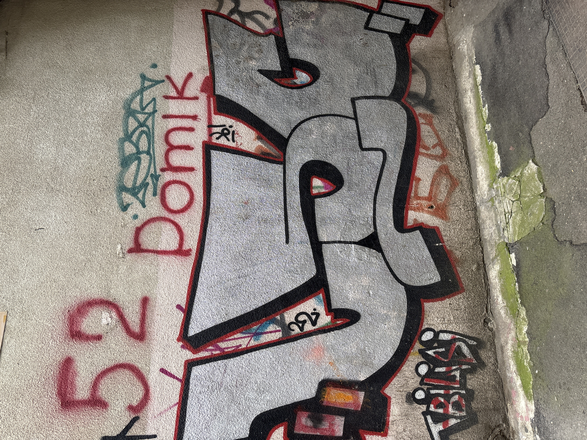 Graffiti-heavy urban walkthrough with Borjomi cable cars in the mix