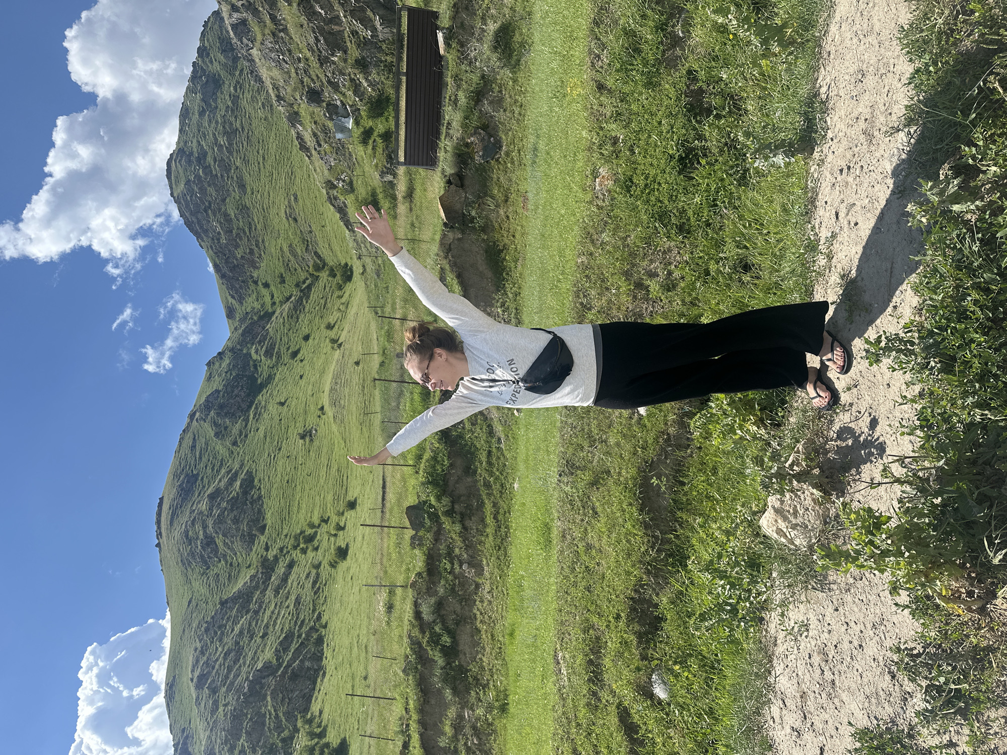 Quick stop in the Caucasus mountains, selfies and scenery