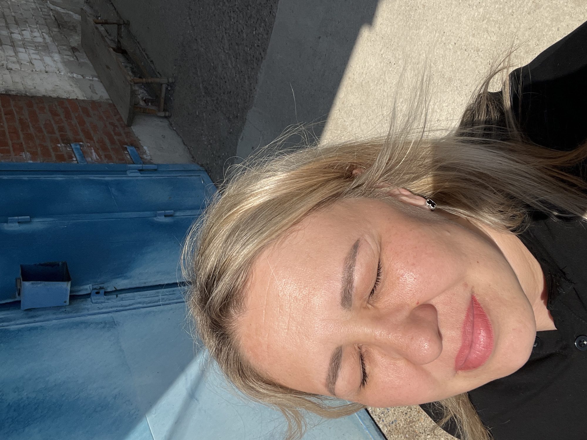 Woman documents morning routine and errands in Chaikovsky, Russia