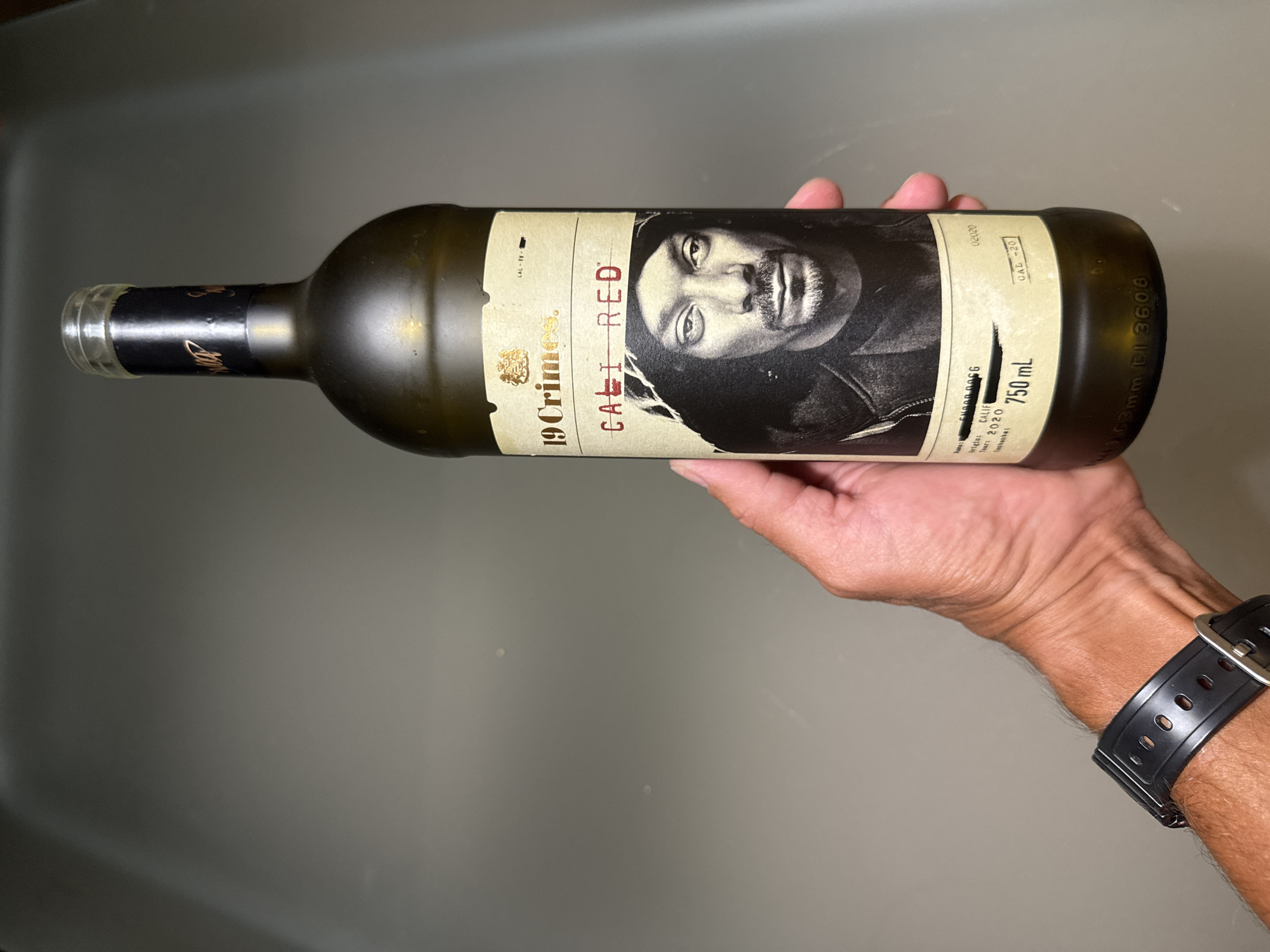 Late-night art, wine, and Bob Marley in Fañabé