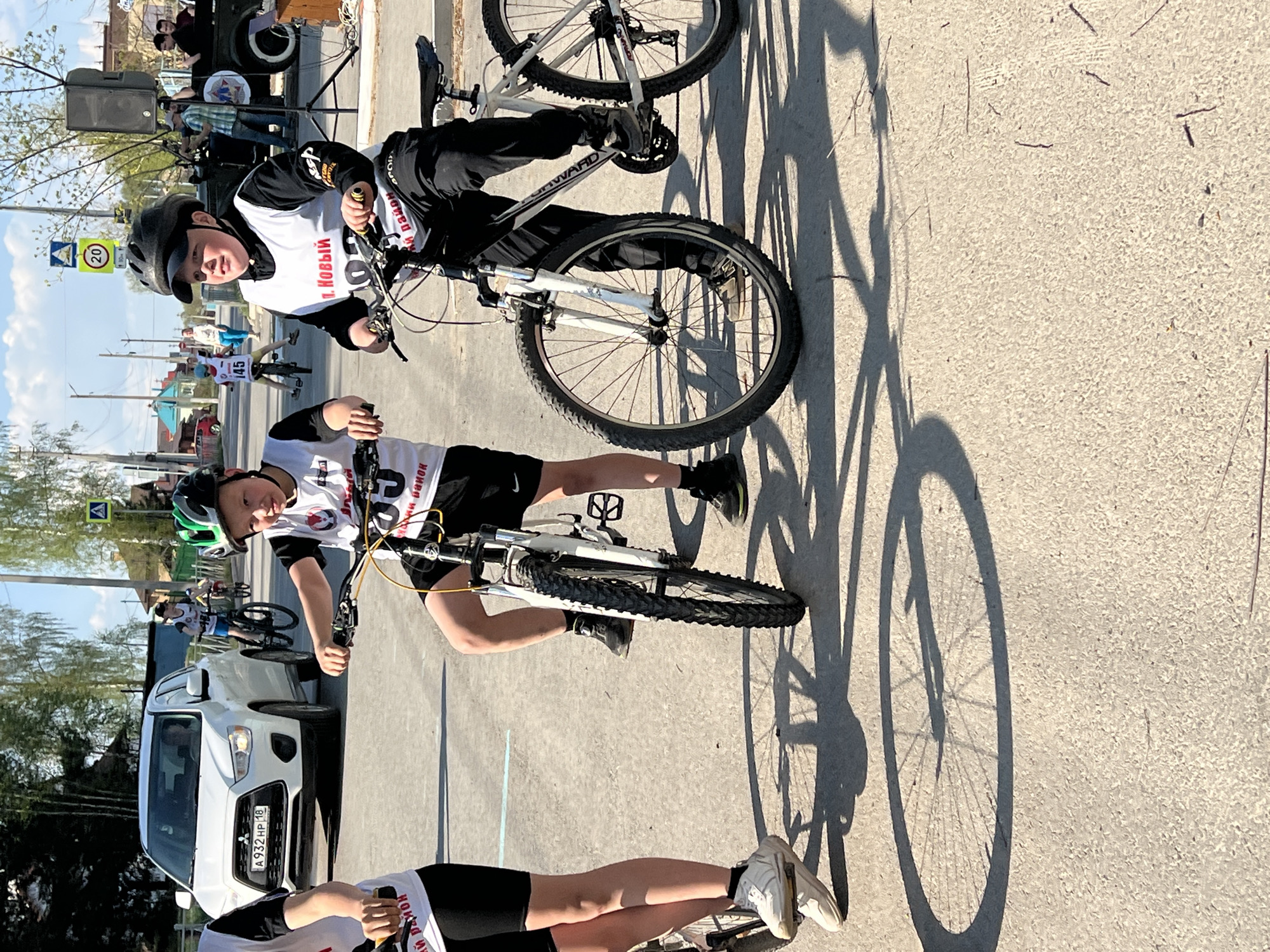 Community bicycle gathering observed in Noviy, Russia