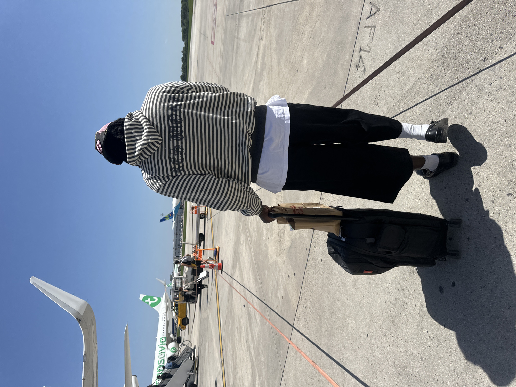 Routine airport operations documented at Paray-Vieille-Poste facility