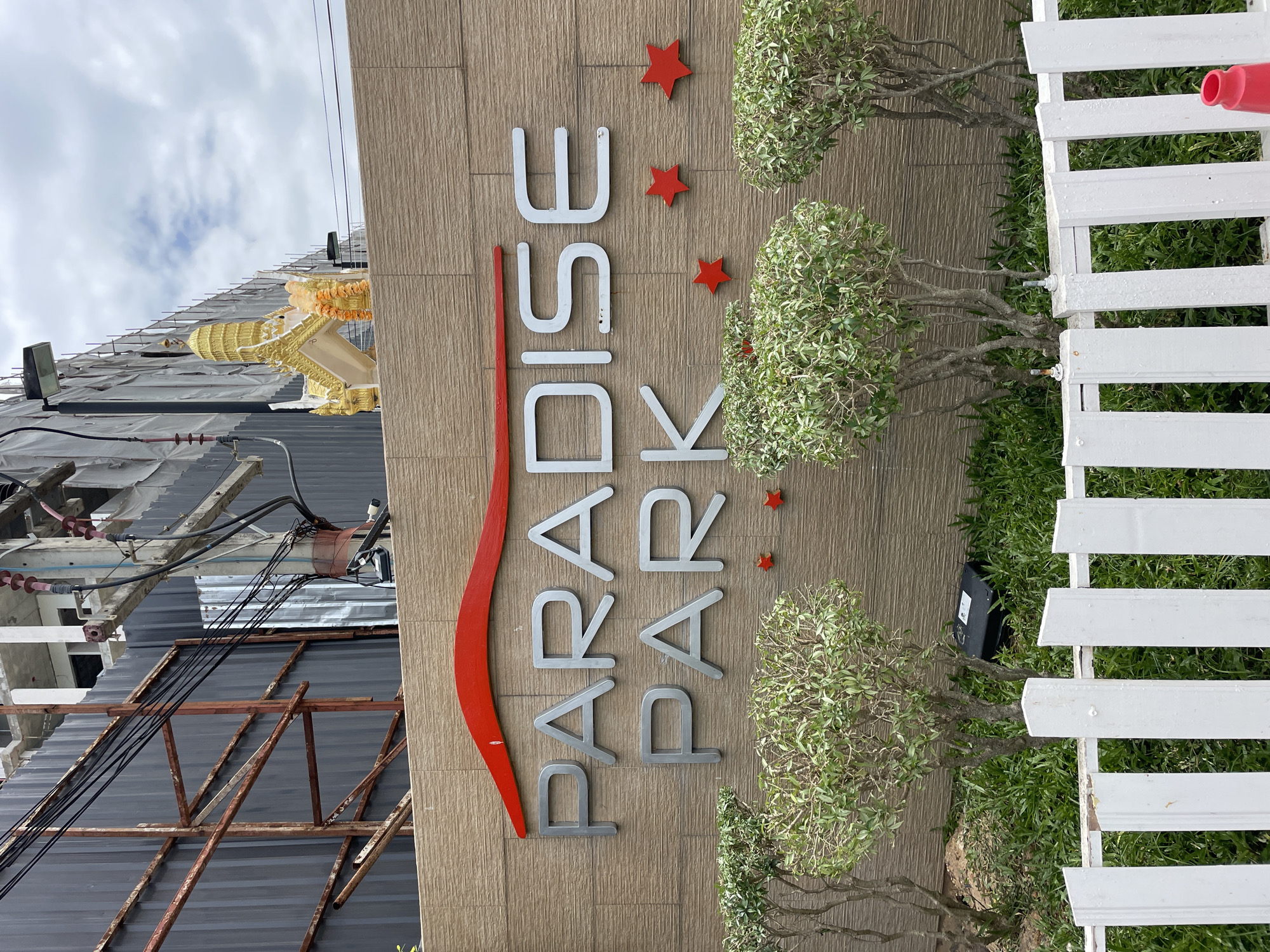 Grounds and entrance of Paradise Park, Pattaya