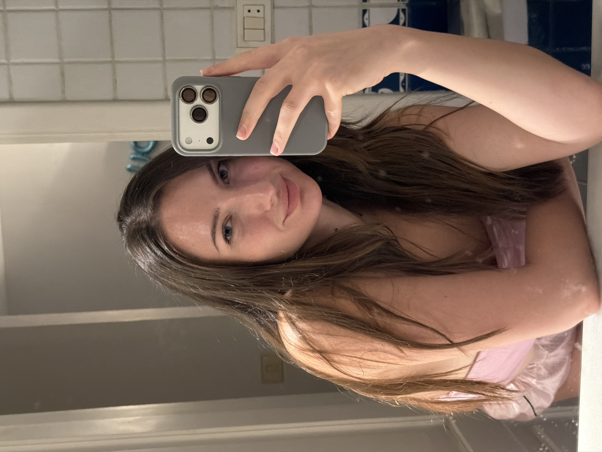 Hotel evening selfies and a sleeping cat in Sharm El Sheikh