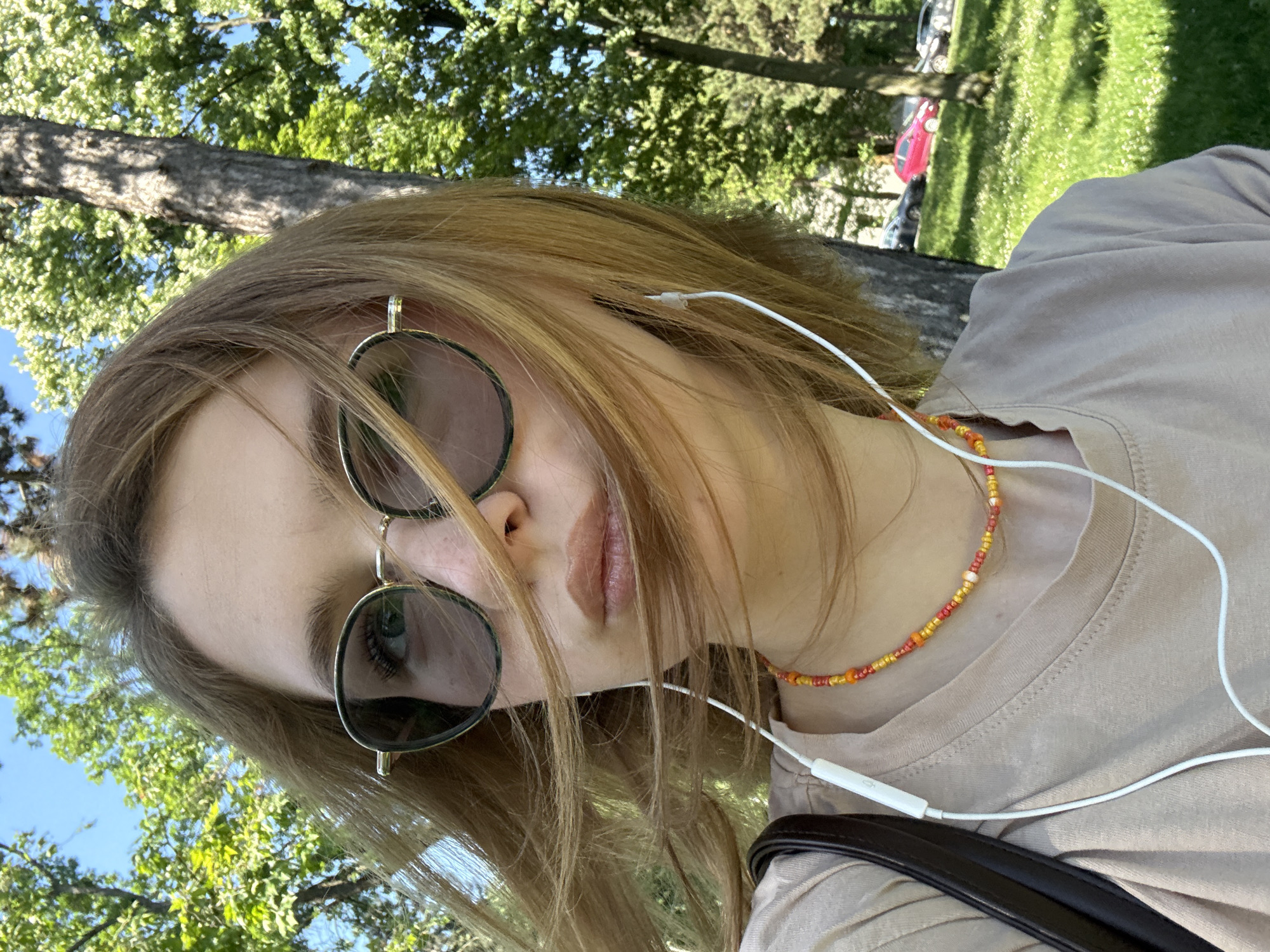 Morning scenes captured in Kragujevac: selfies, parks, plants