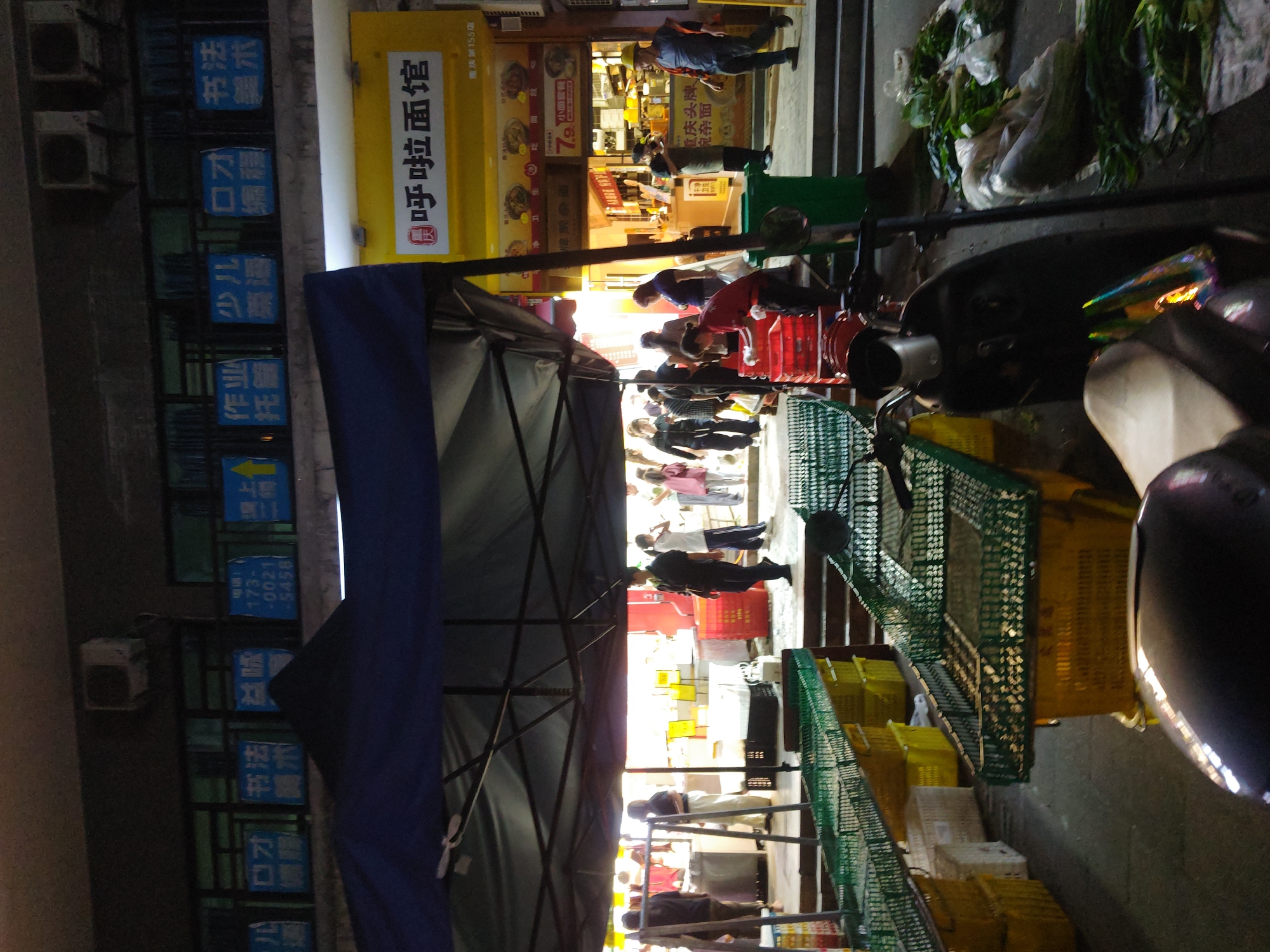 Night market activity documented in Chongqing High-tech Zone