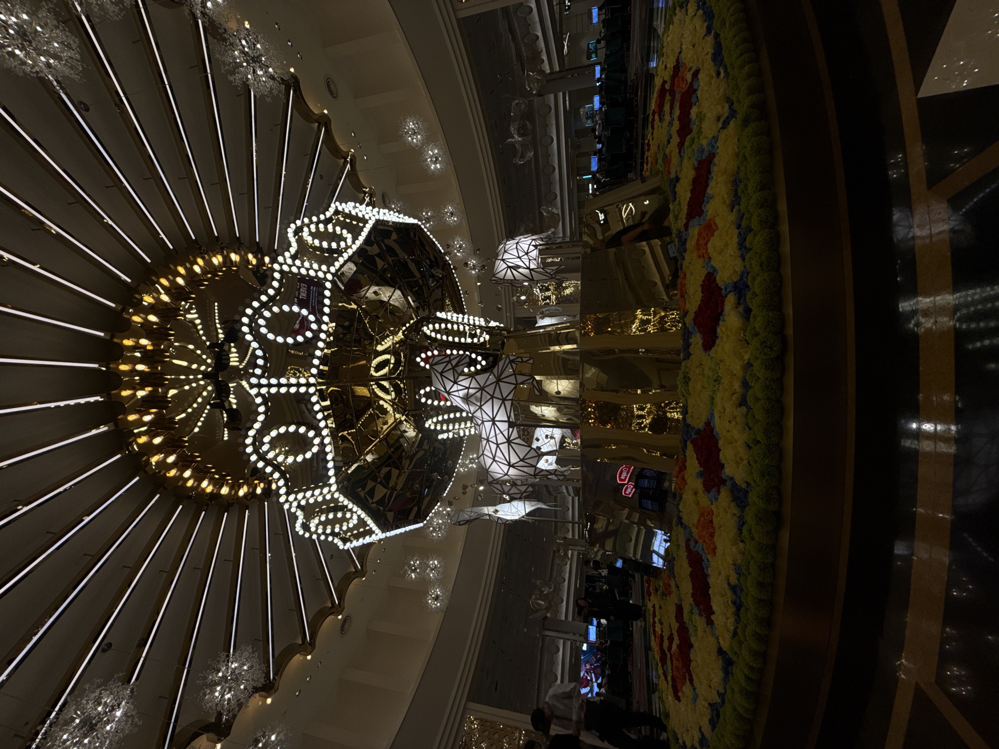 Inside Paradise City Casino: decor, pastries, and the gaming floor
