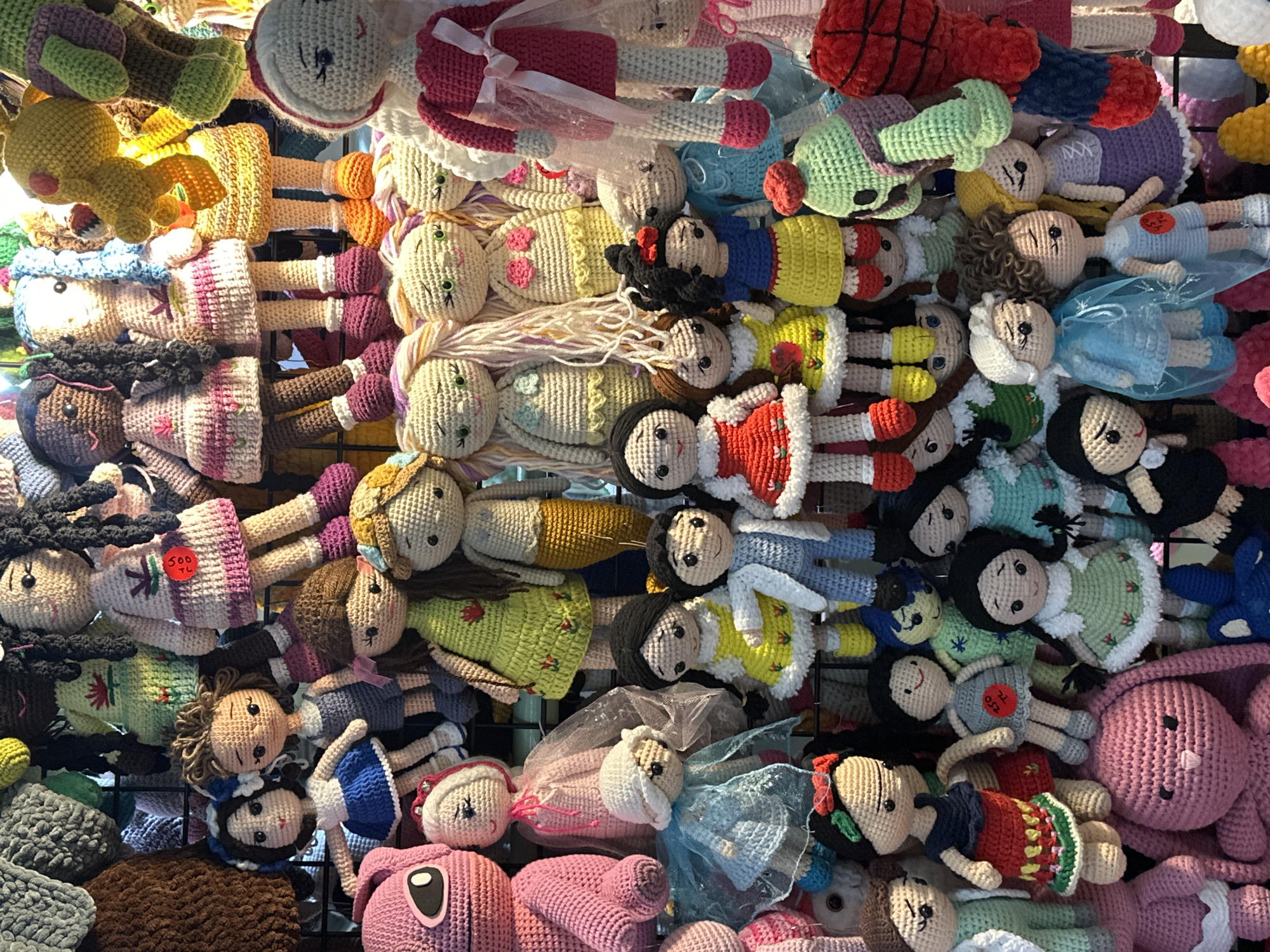 Shopping mall carousel and handmade dolls observed in Esenyurt