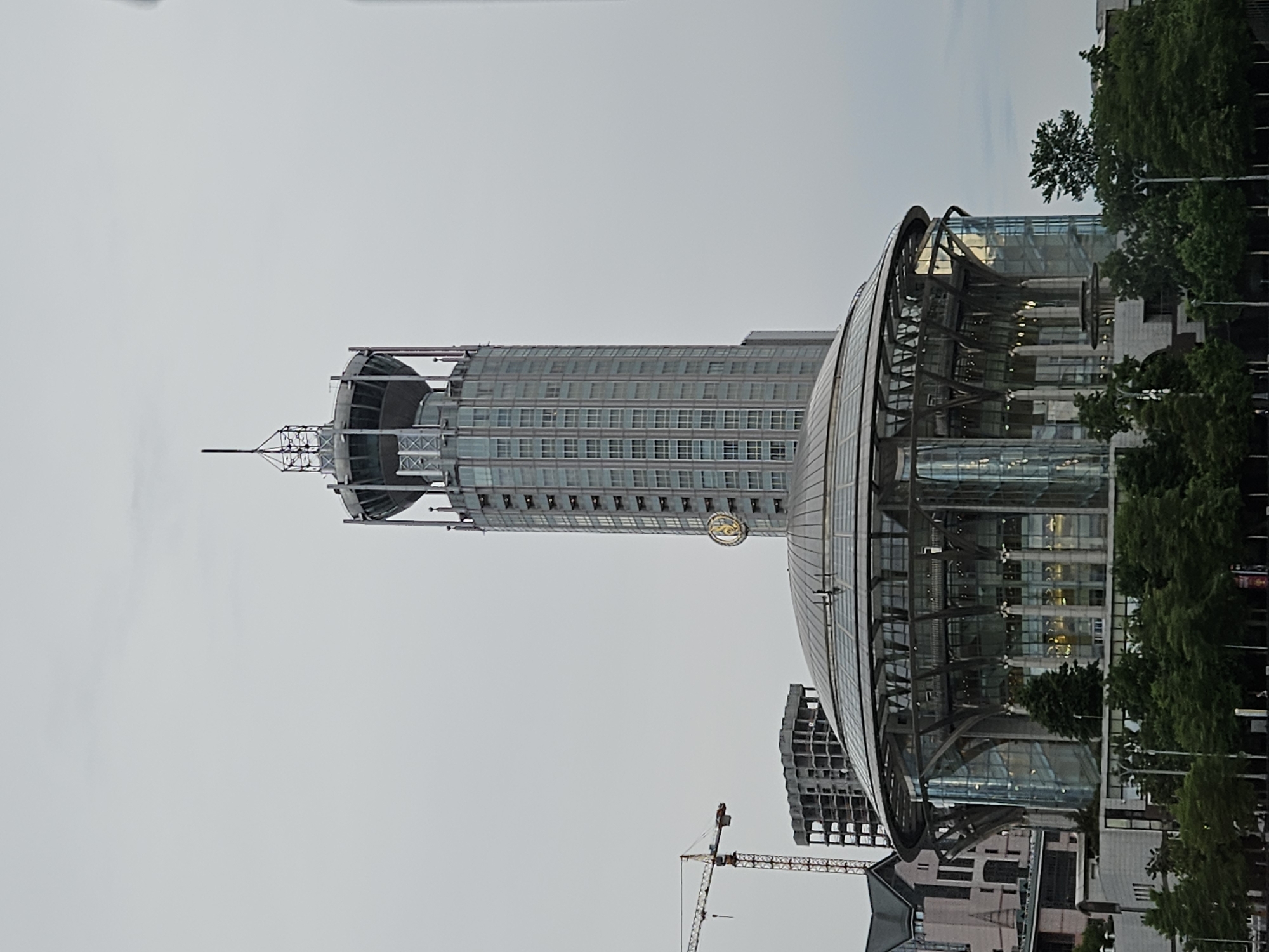 Overcast afternoon documented near Moscow landmarks and traffic signals
