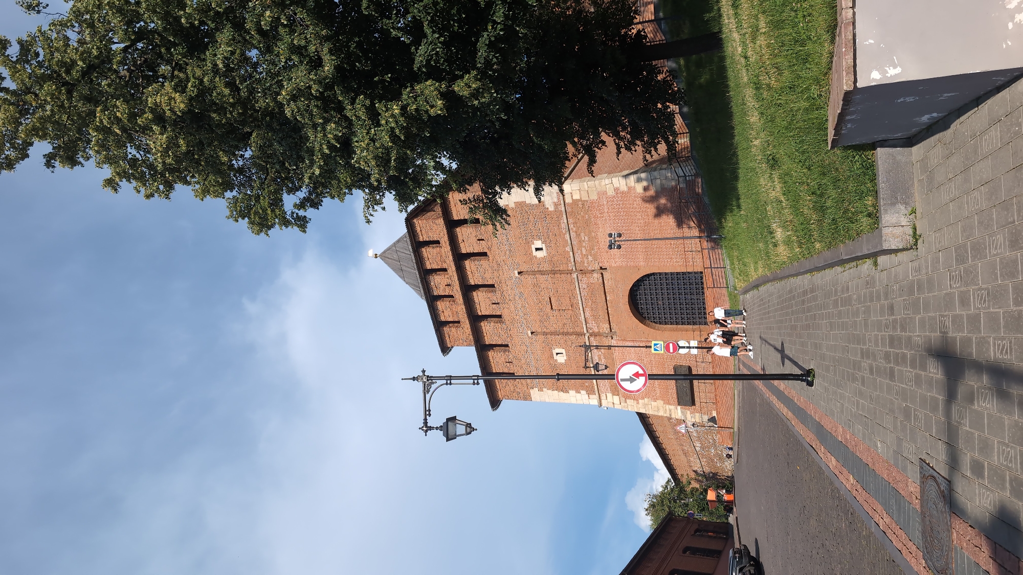 Touring Nizhny Novgorod's Kremlin, funicular, and historic backstreets
