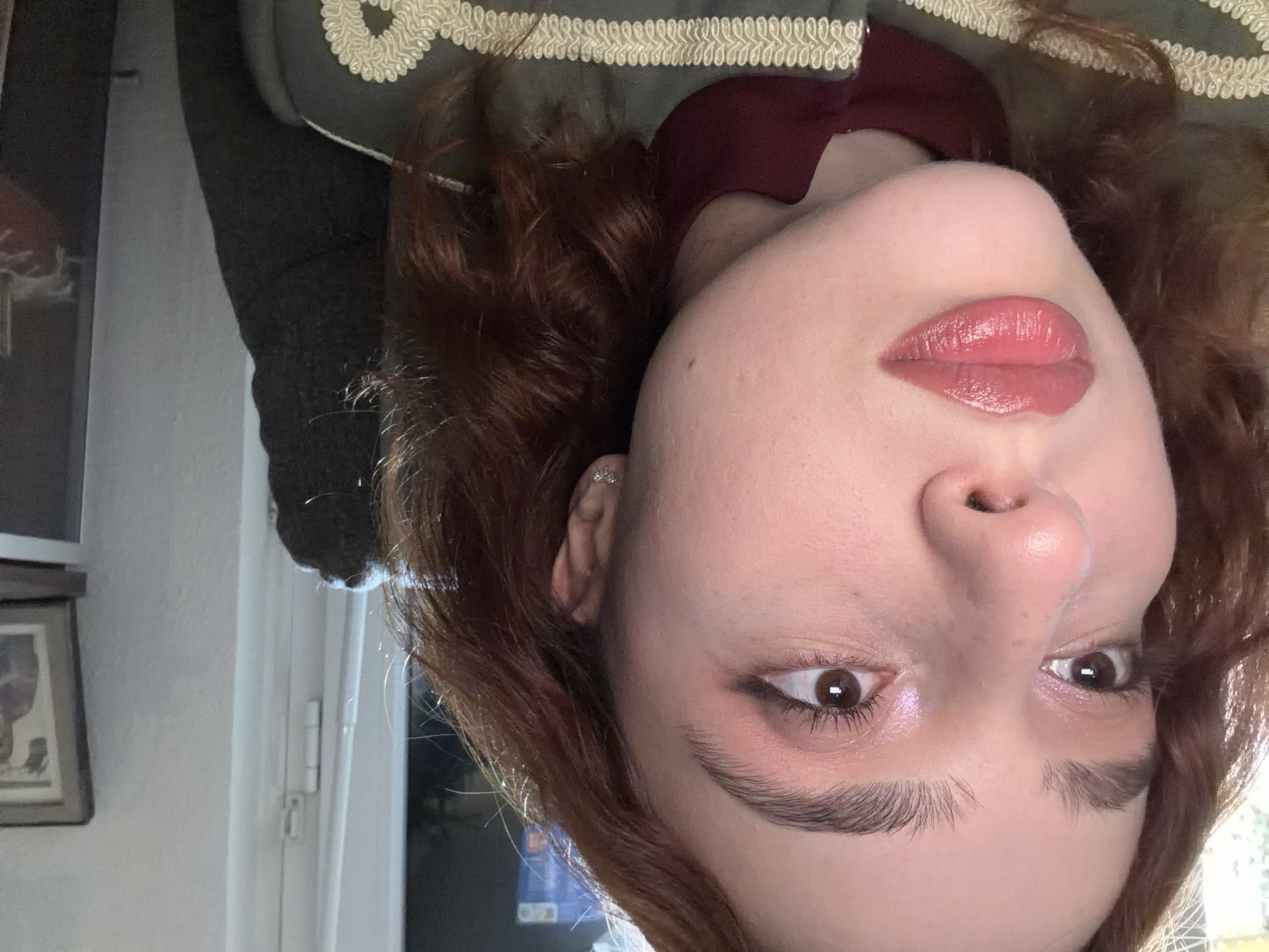 Woman takes multiple selfies across Strasbourg locations during lunch hour