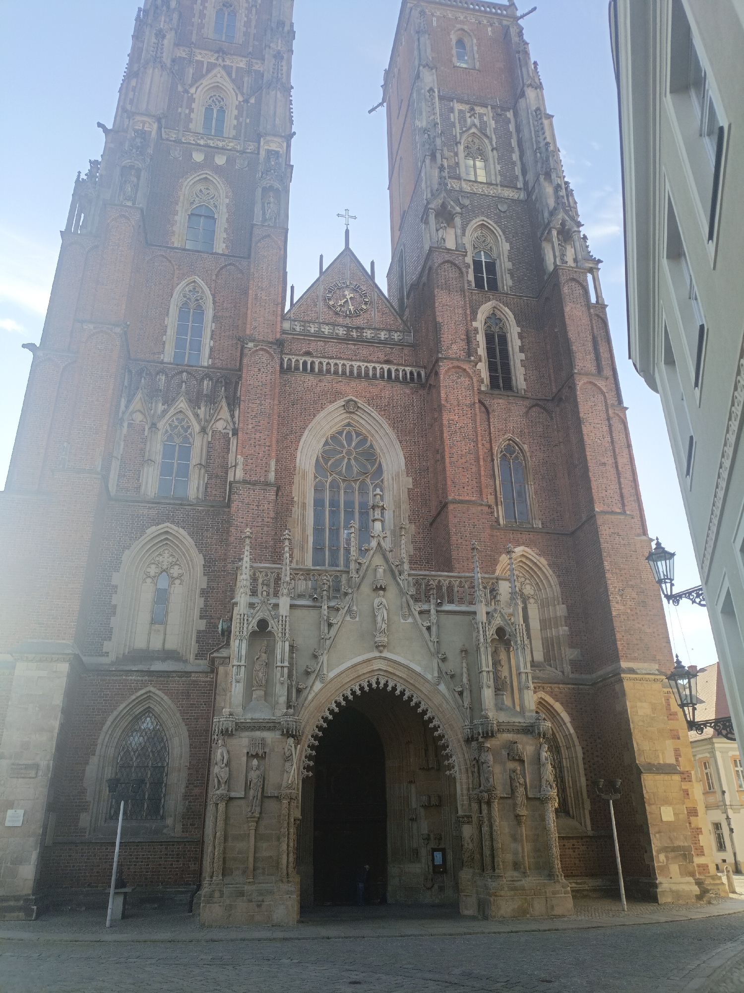 Morning walk around Wrocław's Cathedral Island and the Oder River