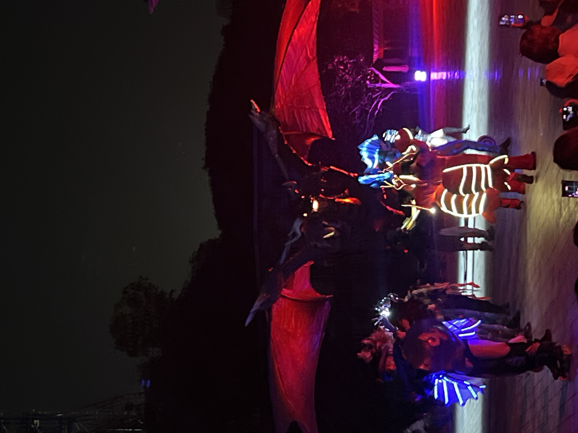 Illuminated marine-themed entertainment venue draws crowds in Nha Trang