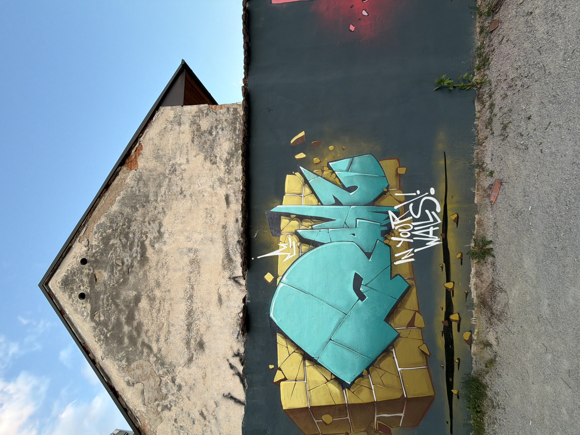 Person documents 11-minute walking tour through central Ljubljana